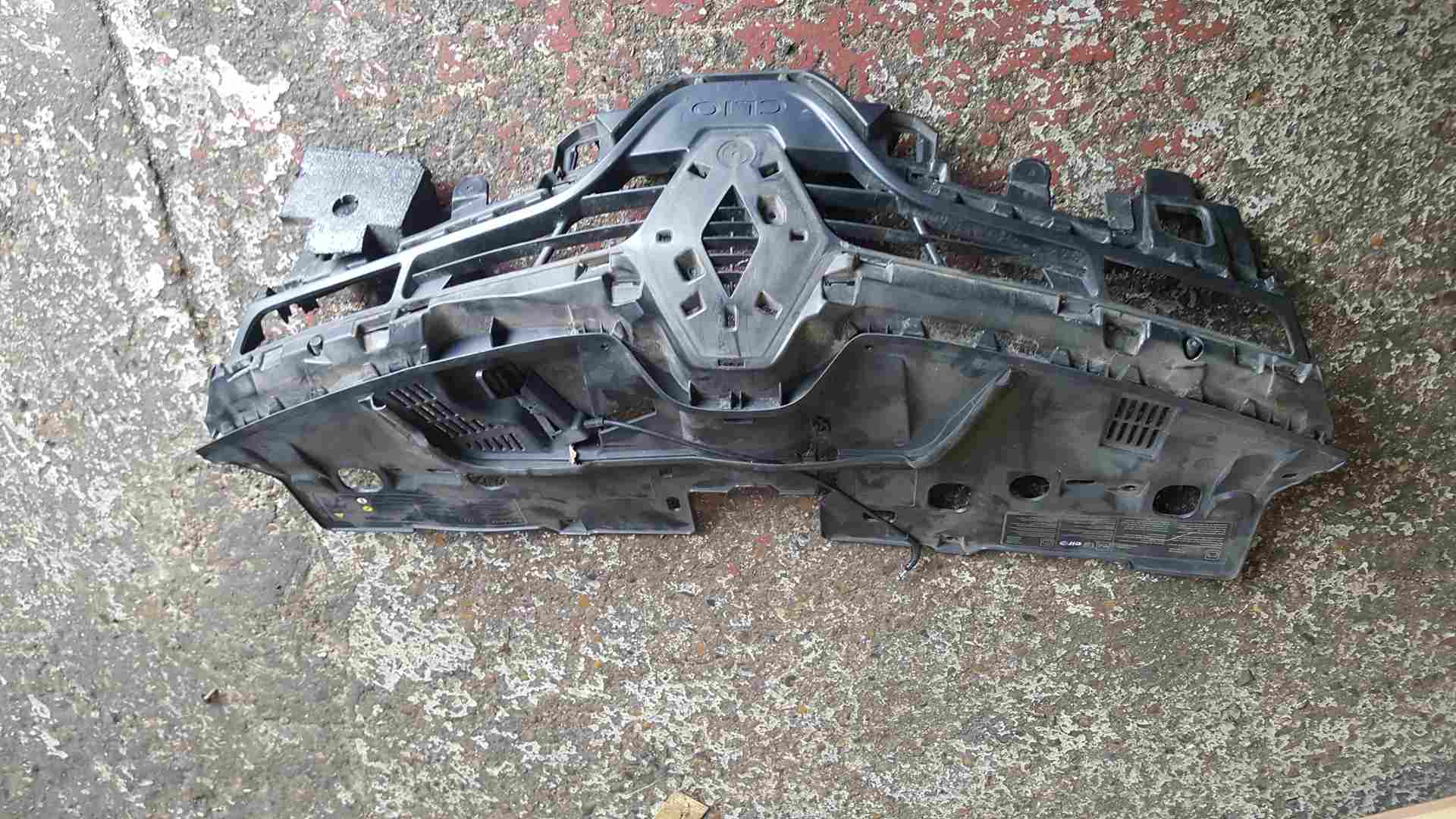 Renault Clio MK4 2013-2019 Front Bumper Grille Support Plate 978186889R