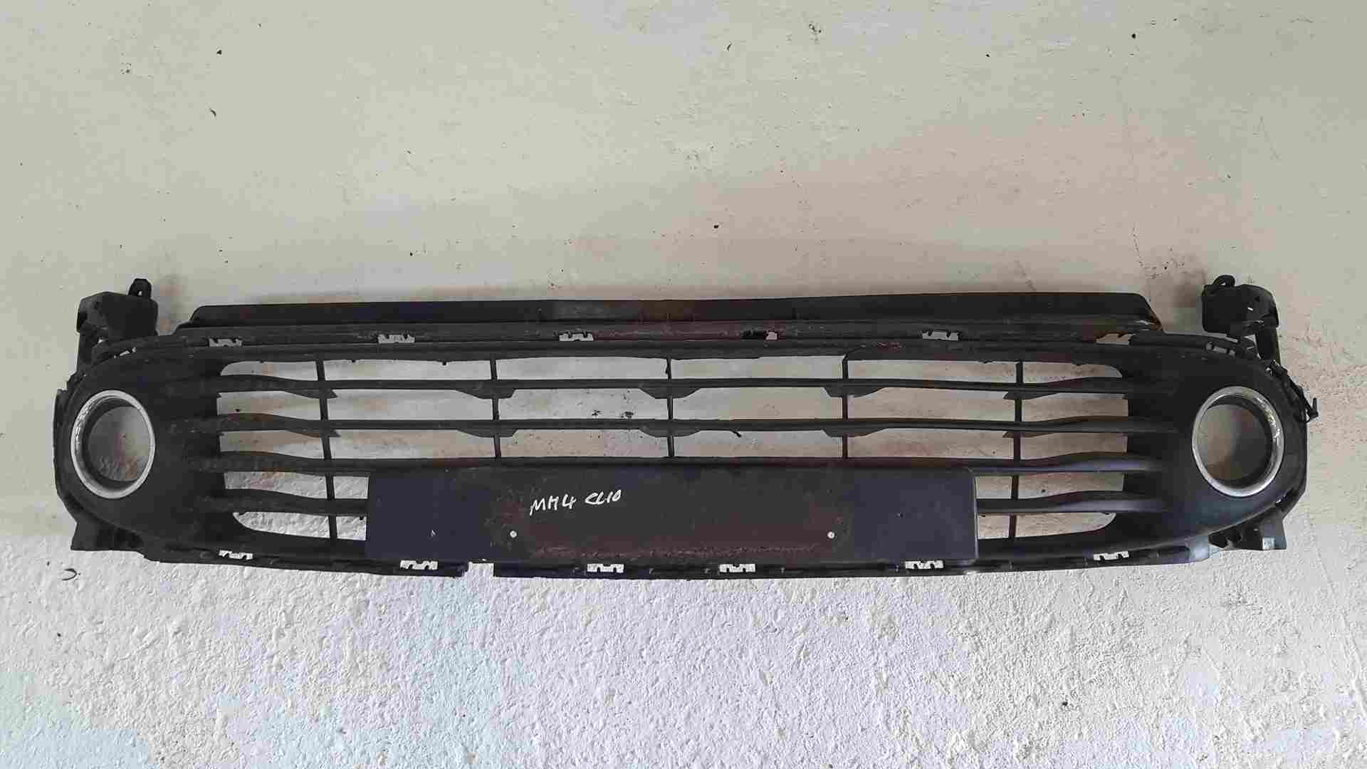 Renault Clio MK4 2013-2019 Front Bumper Lower Front Grill FOG Surround Damaged