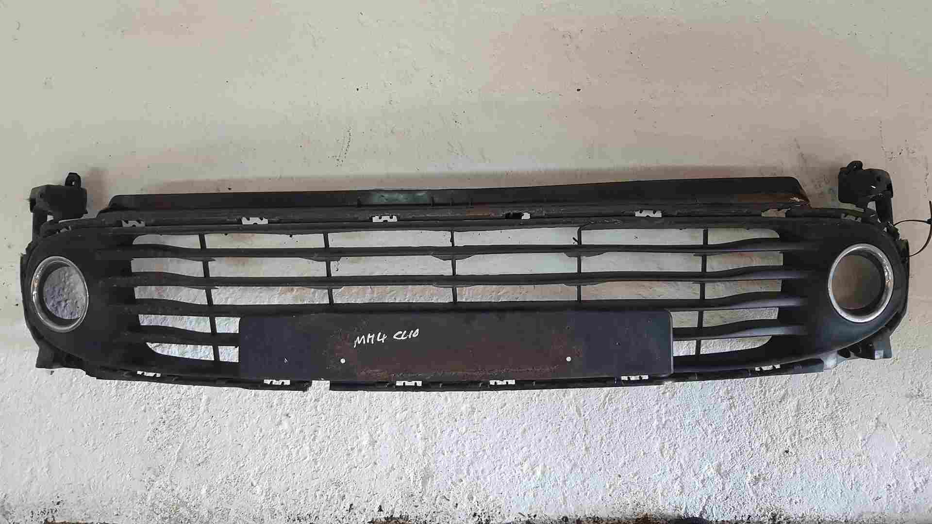 Thumb 3 Renault Clio MK4 2013-2019 Front Bumper Lower Front Grill FOG Surround Damaged