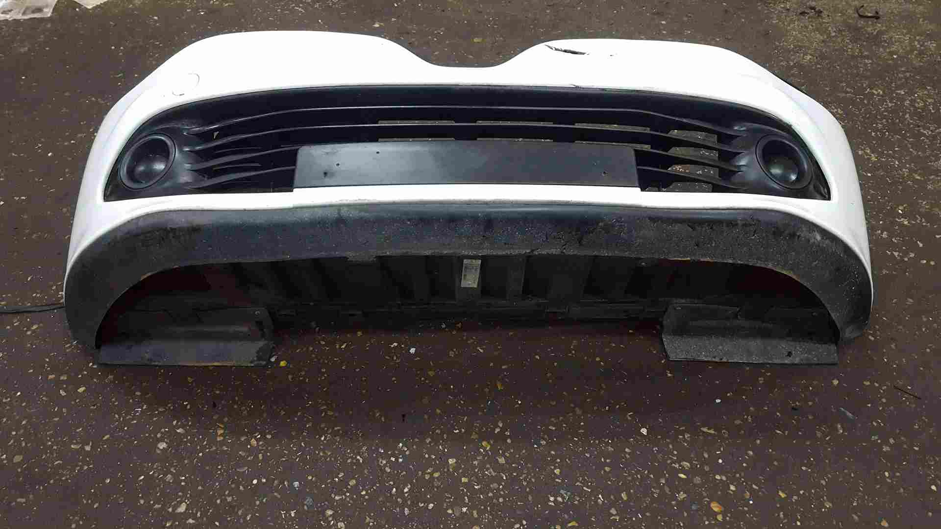 Thumb 9 Renault Clio MK4 2013-2019 Front Bumper White Ov369 Damaged