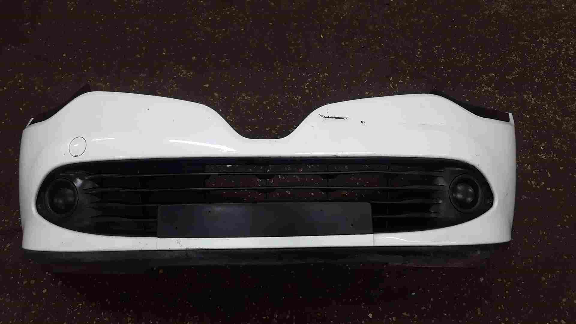 Thumb 10 Renault Clio MK4 2013-2019 Front Bumper White Ov369 Damaged