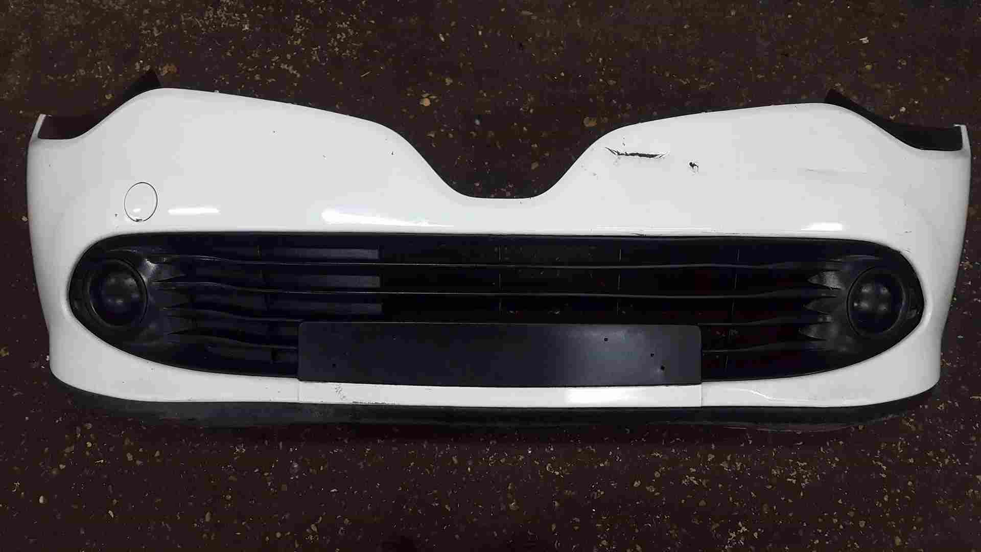 Renault Clio MK4 2013-2019 Front Bumper White Ov369 Damaged
