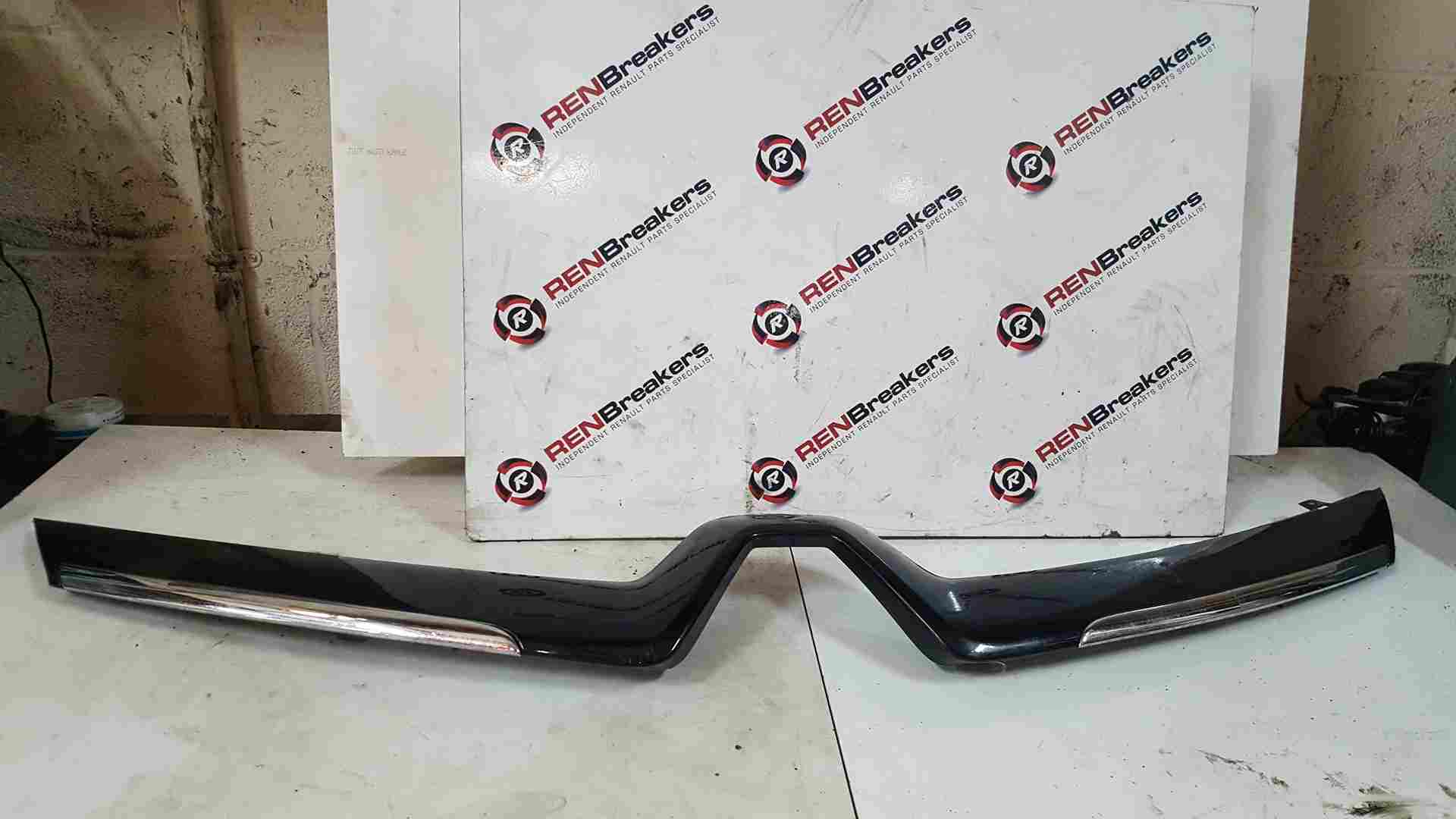 Renault Clio MK4 2013-2019 Front Grill Moulding Gloss Black 620787878R Damaged