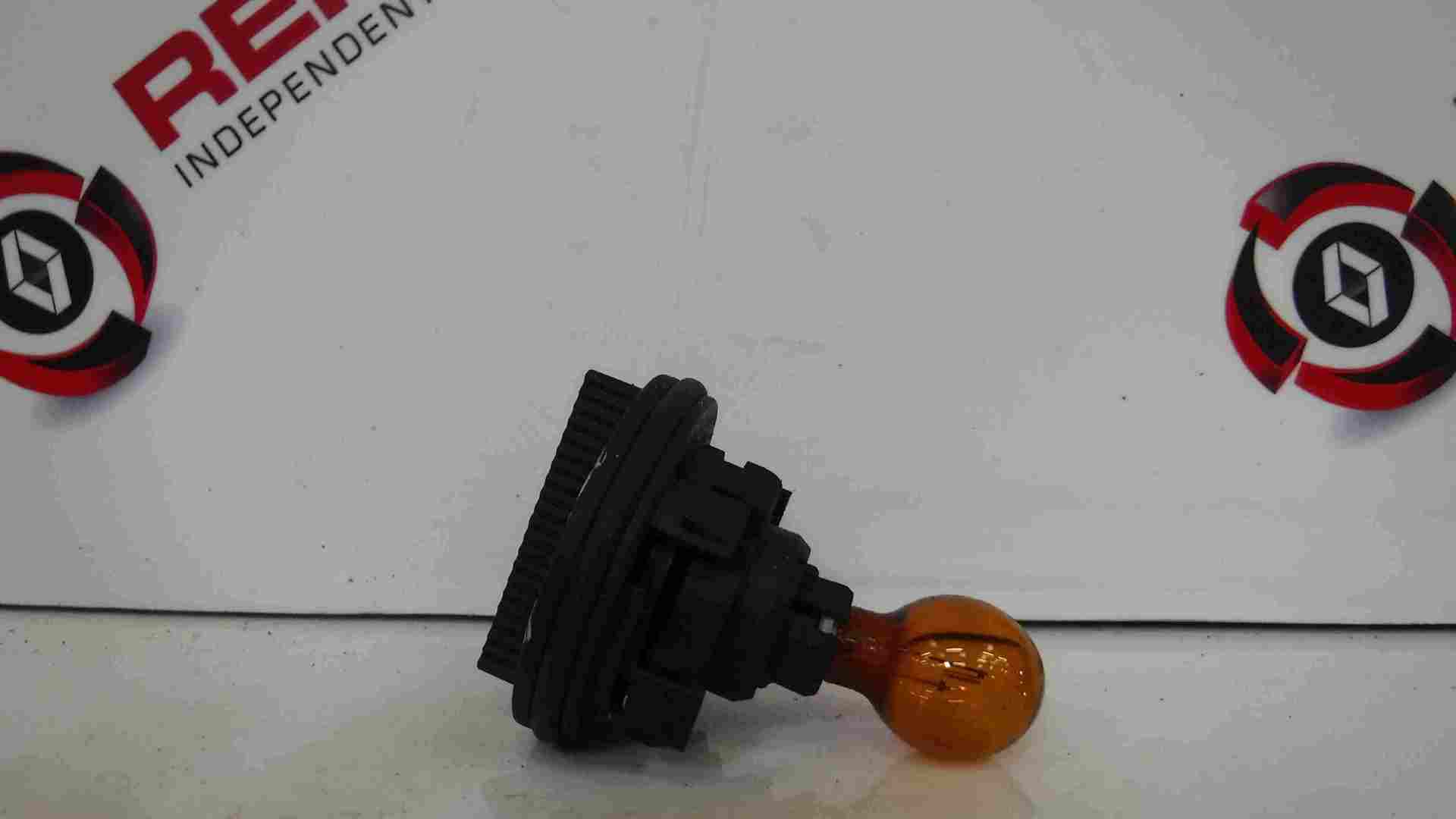 Renault Clio MK4 2013-2019 Indicator Bulb + Holder