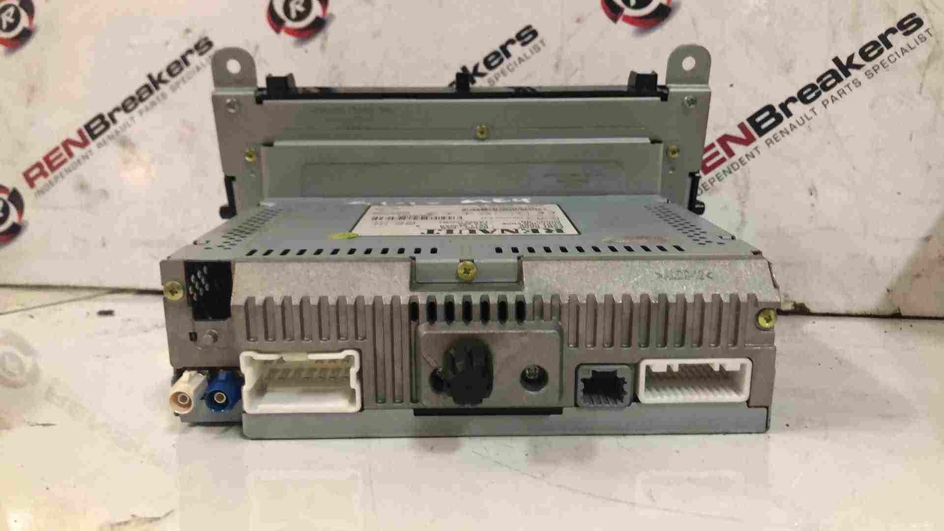 Thumb 4 Renault Clio MK4 2013-2019 Media Display Screen Radio SAT Nav 281152928R damaged