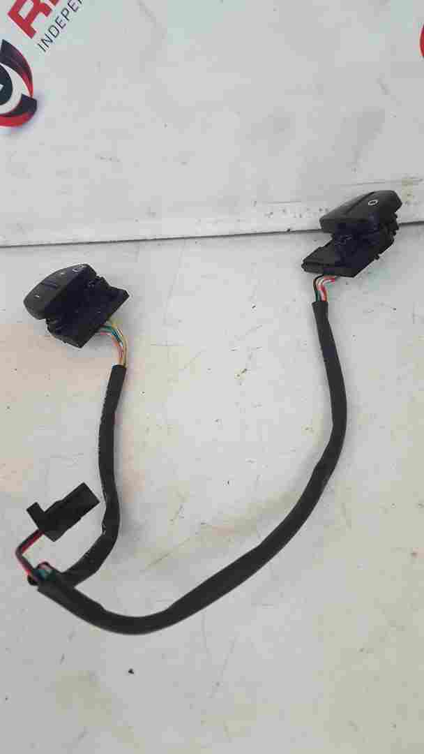Thumb 3 Renault Clio MK4 2013-2019 Multifunction Steering Wheel Cruise Control Buttons