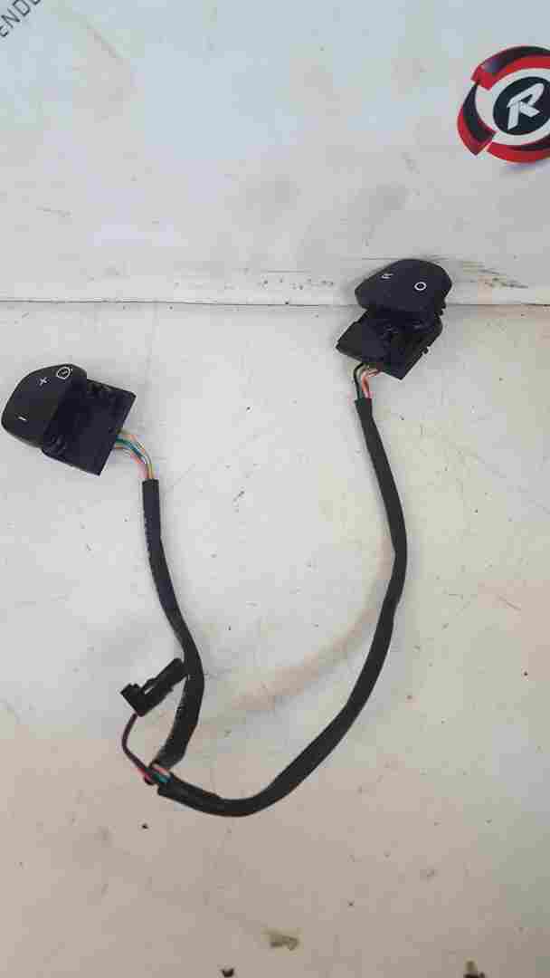 Thumb 5 Renault Clio MK4 2013-2019 Multifunction Steering Wheel Cruise Control Buttons