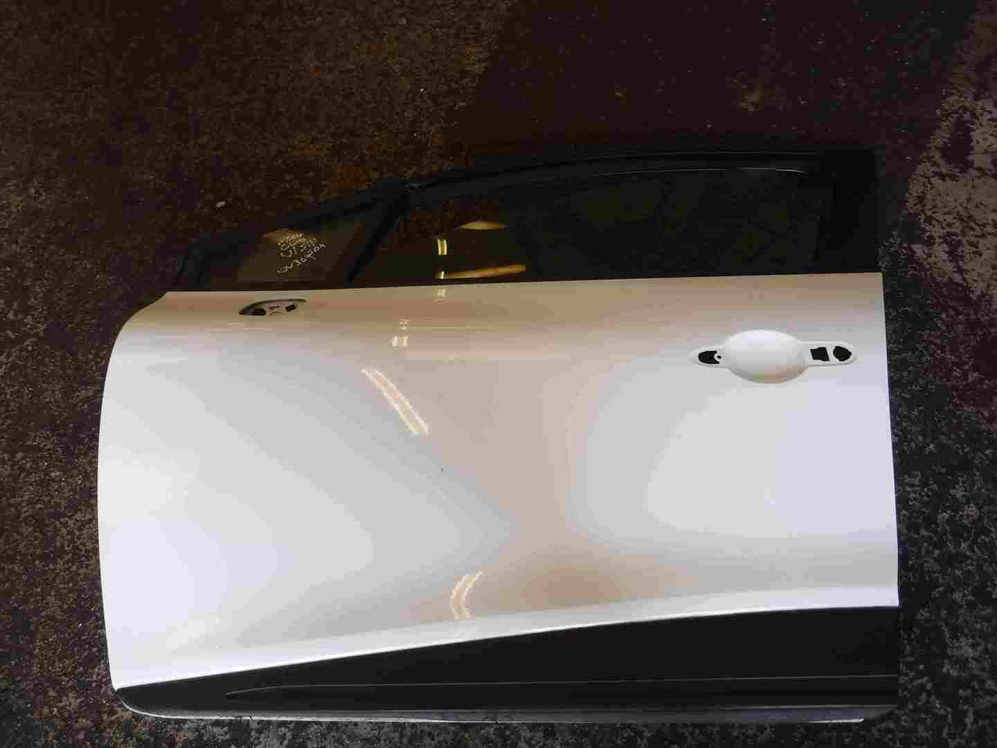 Renault Clio MK4 2013-2019 Passenger NSF Front Door White Ov369