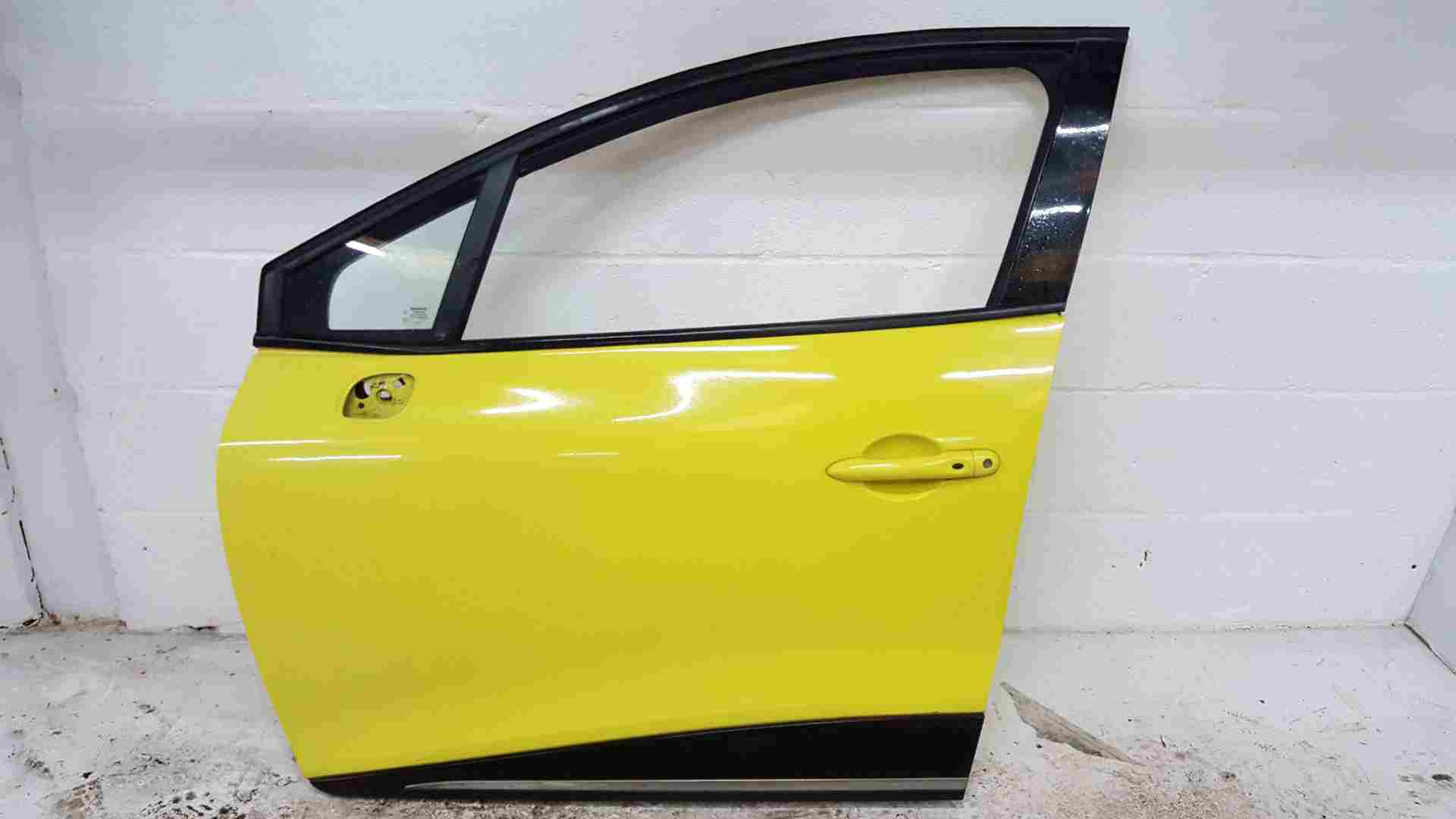 Renault Clio MK4 2013-2019 Passenger NSF Front Door Yellow Ovenw