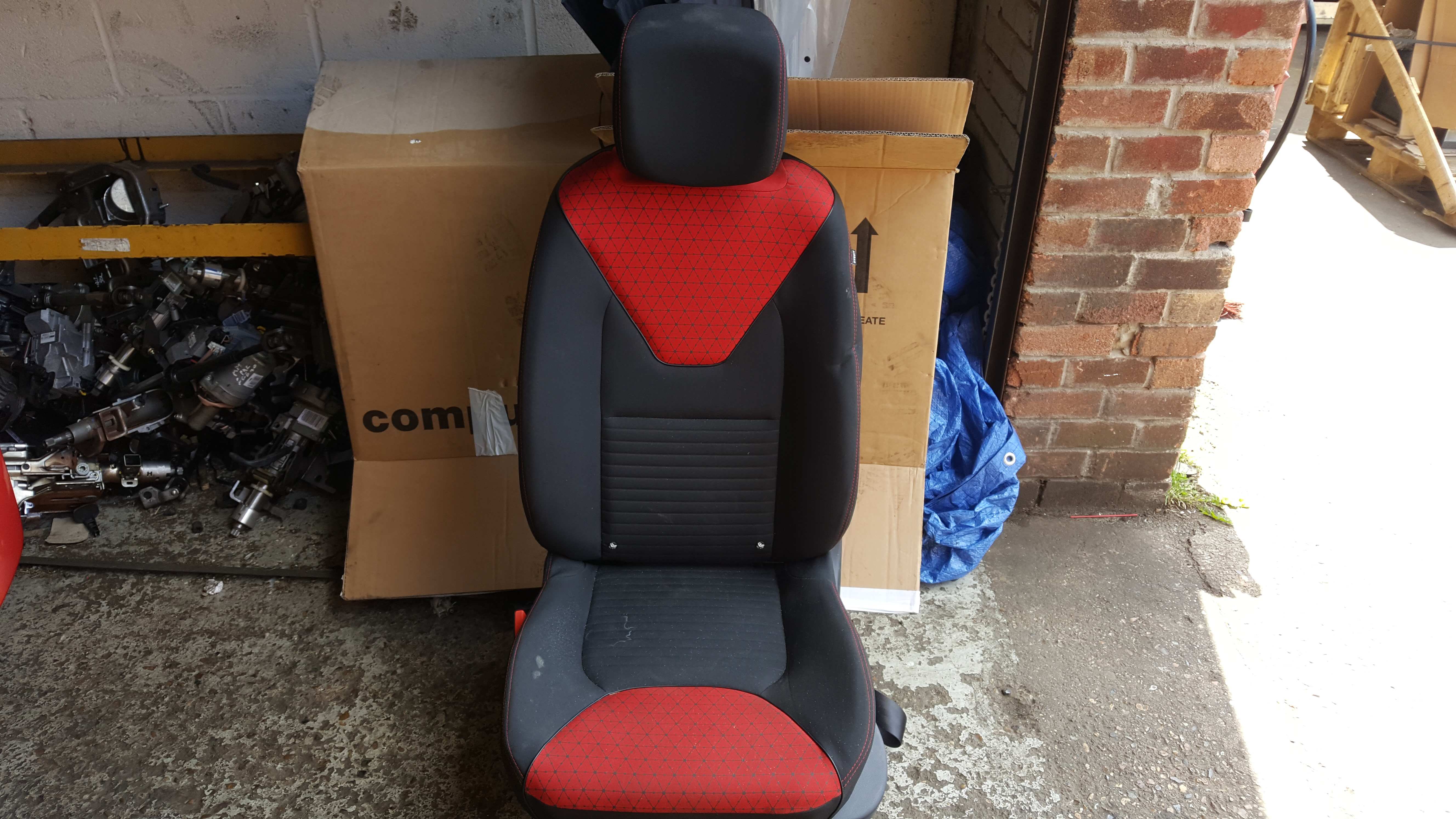 Renault Clio MK4 2013-2015 Passenger NSF Front Seat Chair RED Black 