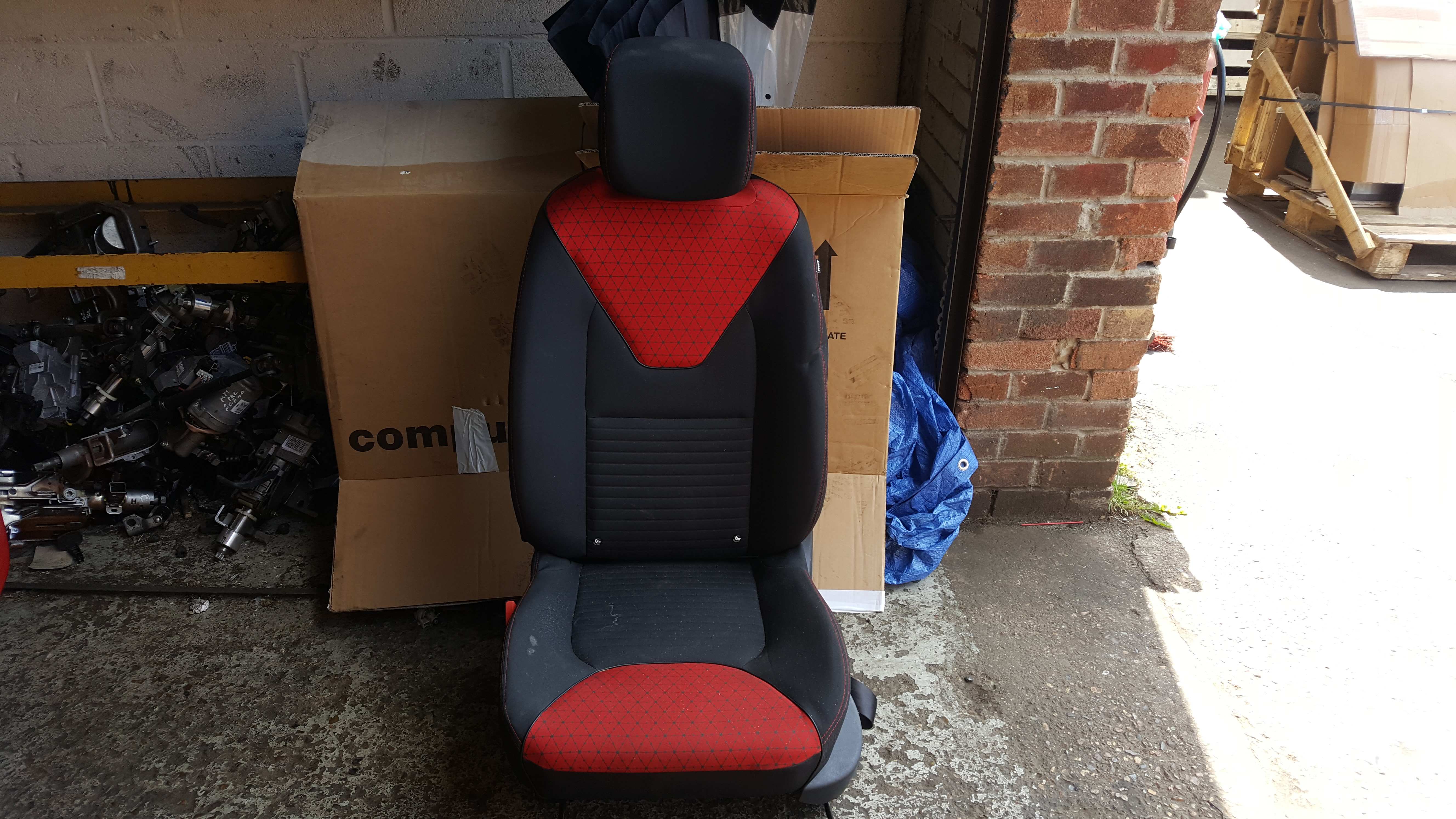 Renault Clio MK4 2013-2015 Passenger NSF Front Seat Chair RED Black 
