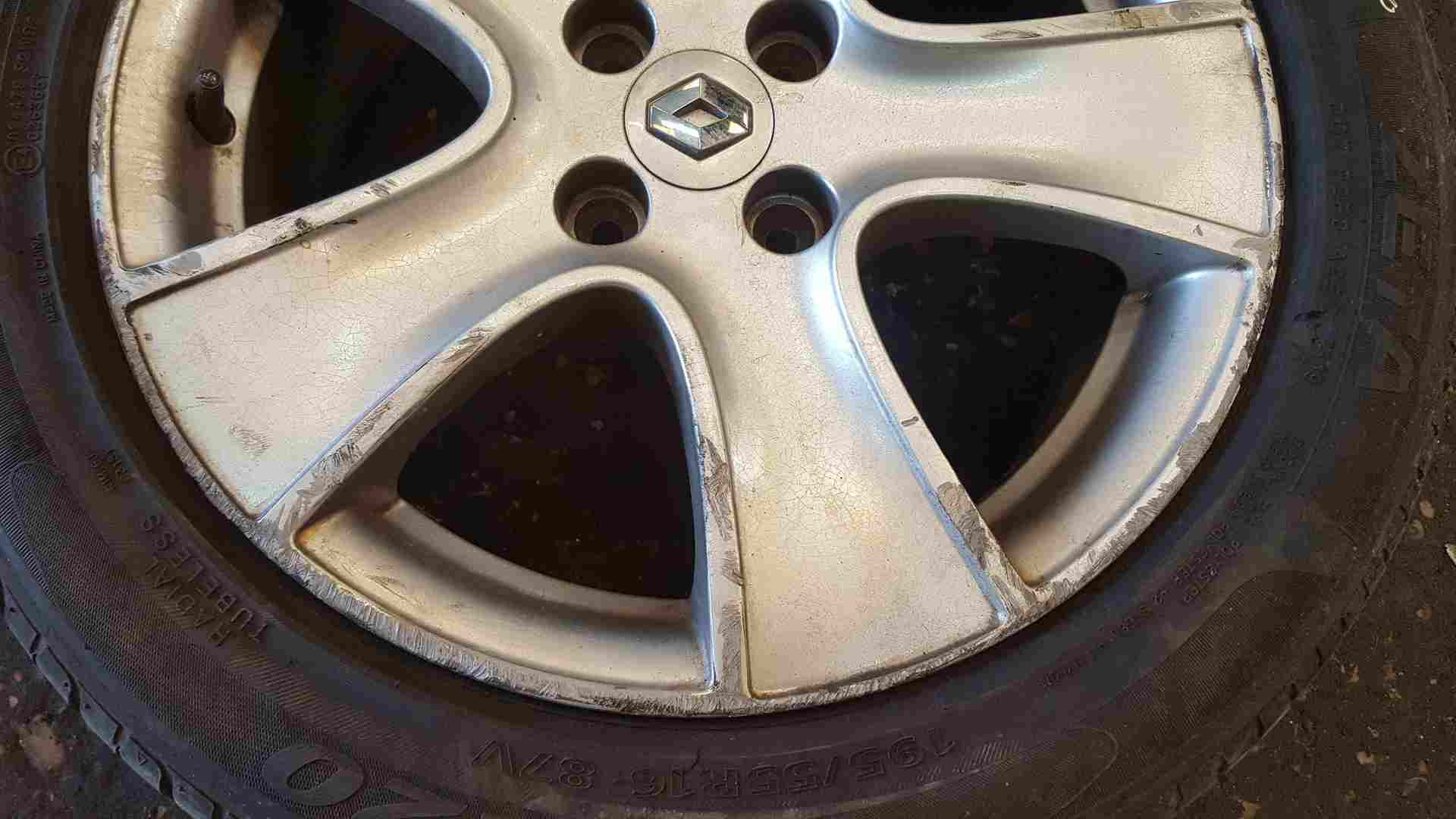 Thumb 3 Renault Clio MK4 2013-2019 Passion Alloy Wheel  2/5 5 STUD 5MM 195 55 16