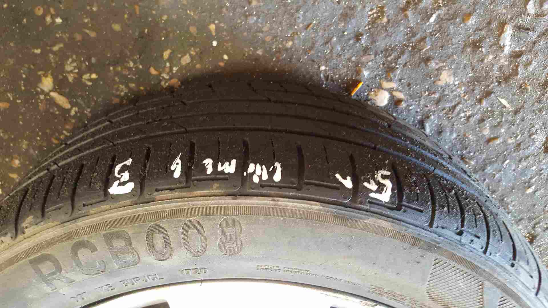 Thumb 9 Renault Clio MK4 2013-2019 Passion Alloy Wheel + Tyre 195 55 16 5Mm 3/5 Good