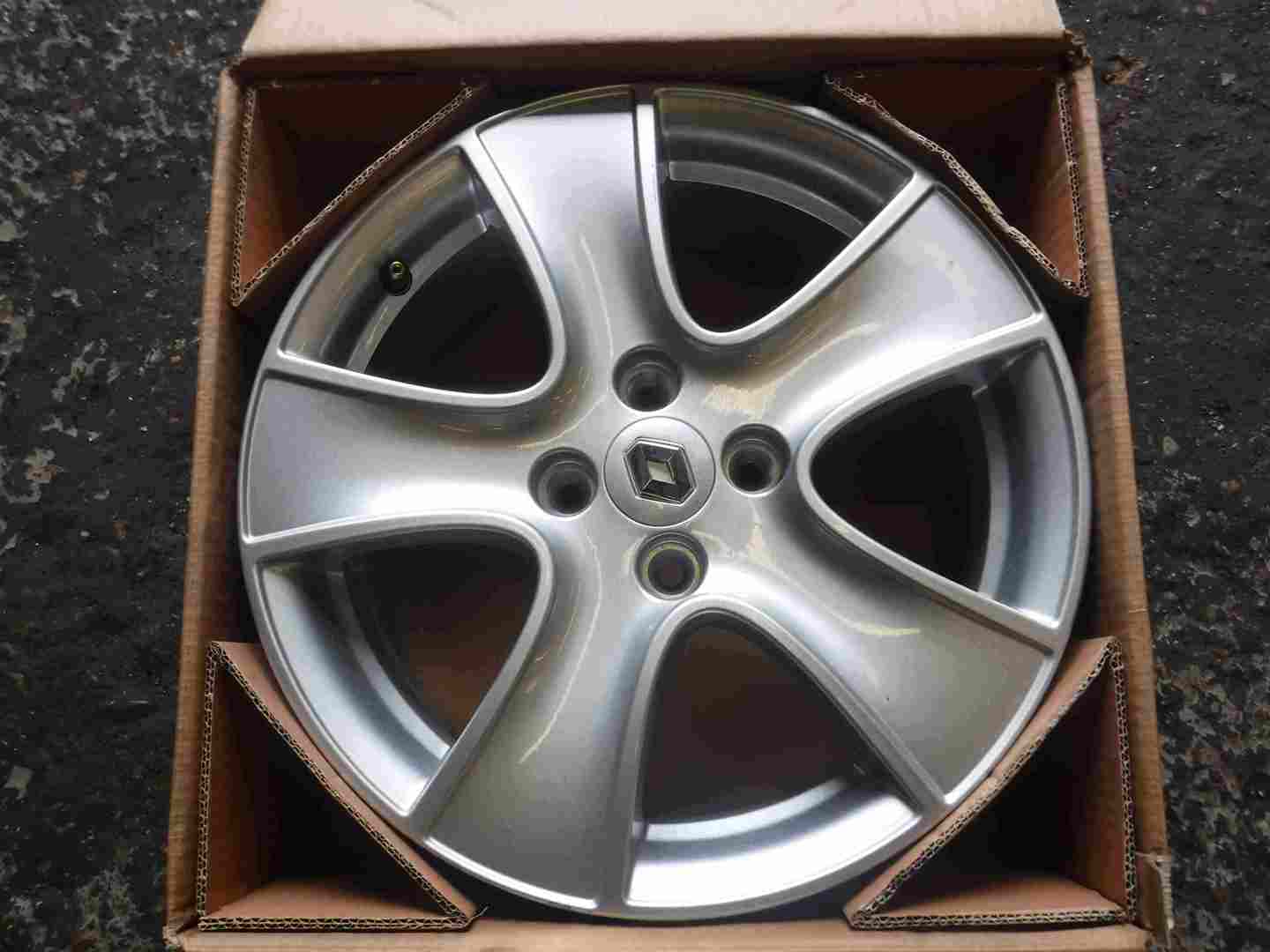 Renault Clio MK4 2013-2019 Passion Alloy Wheel 16inch 403003137R X1 40303137R