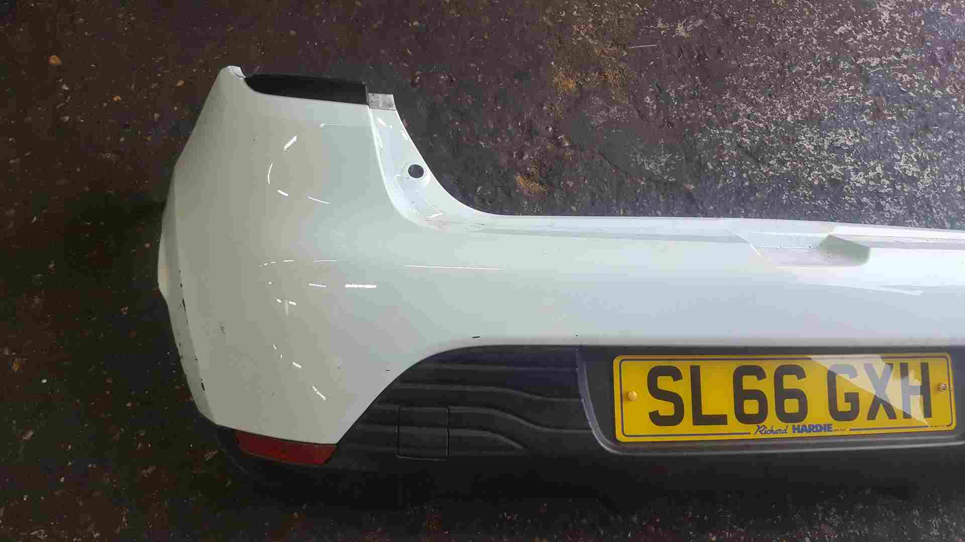 Thumb 3 Renault Clio MK4 2013-2019 Rear Bumper White Ov369
