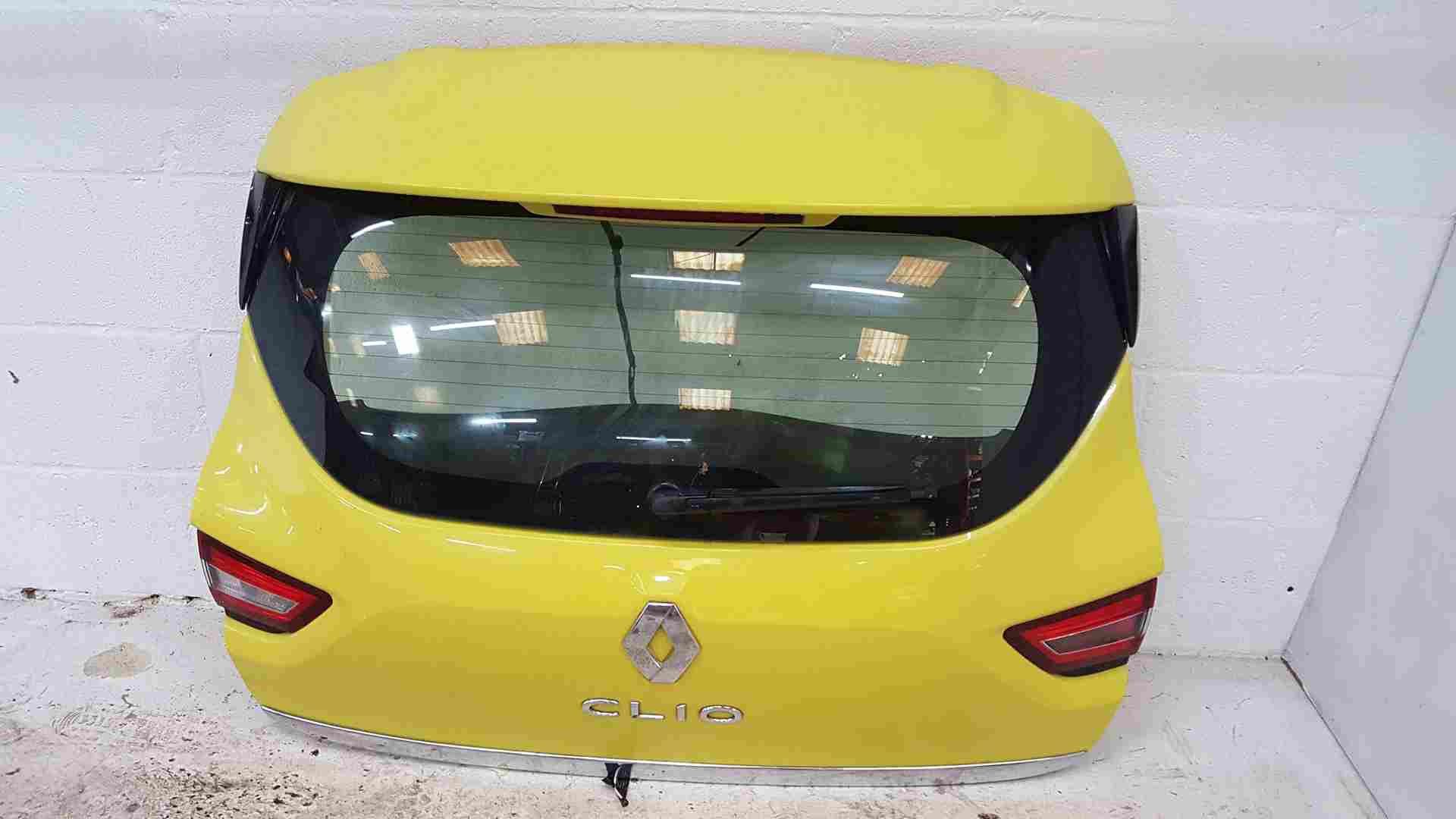 Thumb 6 Renault Clio MK4 2013-2019 Rear Tailgate Boot Yellow Ovenw