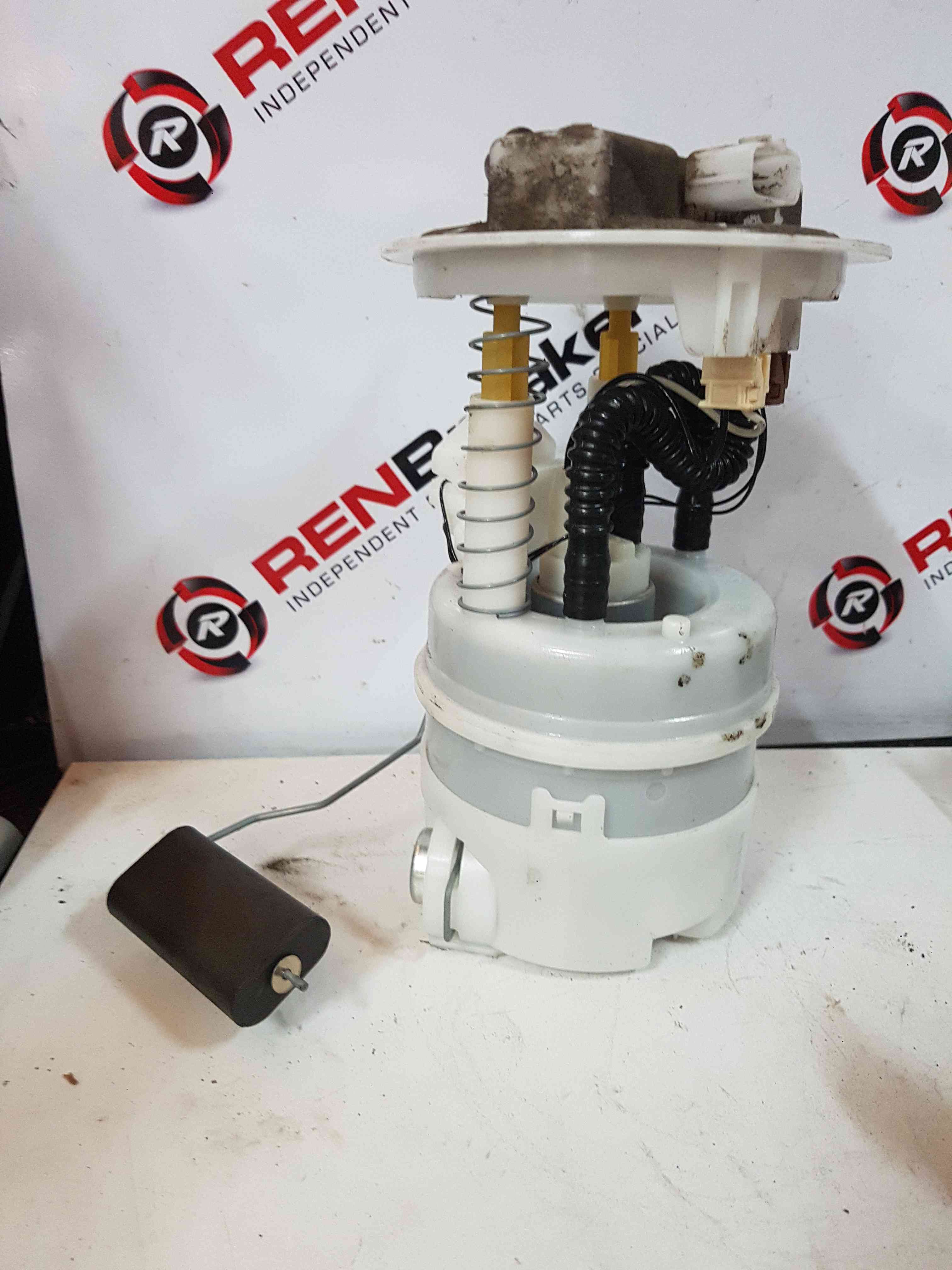 Thumb 6 Renault Clio MK4 2013-2016 1.2 16V Petrol Fuel Sender Unit 