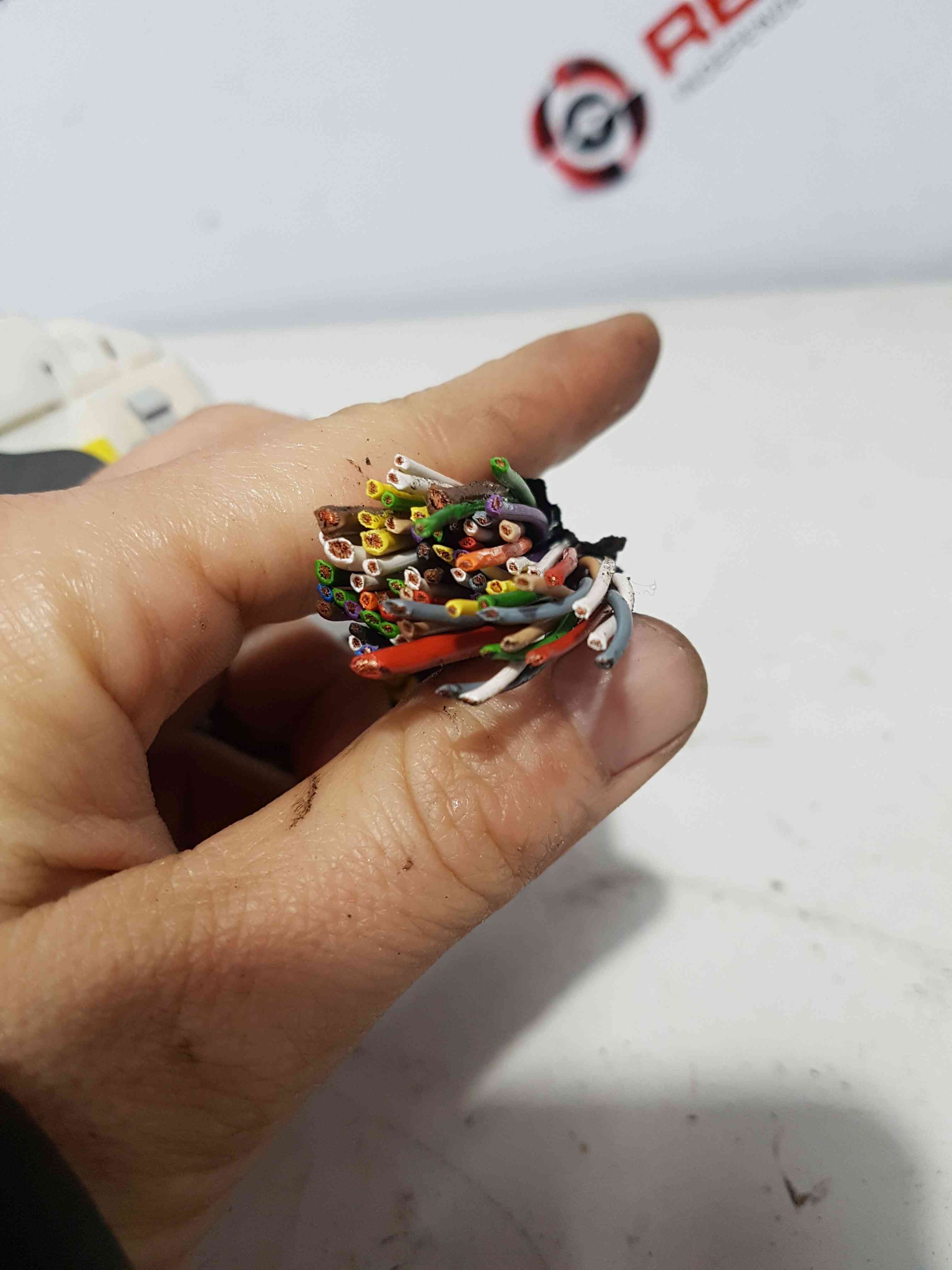 Thumb 6 Renault Clio MK4 2013-2016 CAR To Engine Loom Plug Connector 5Dr