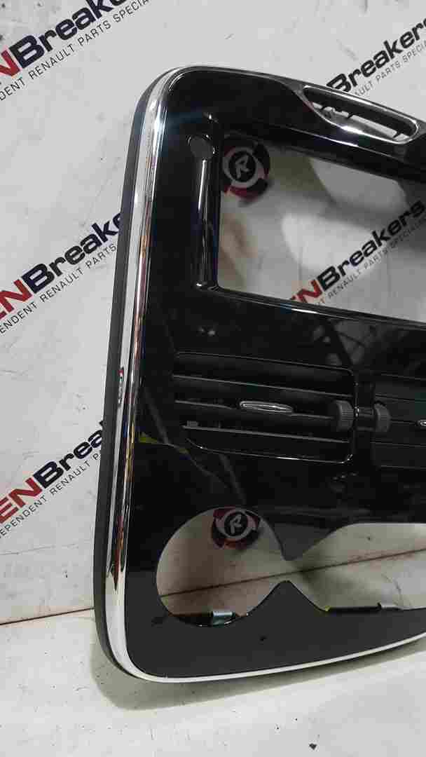 Thumb 3 Renault Clio MK4 2013-2016 Centre Heater Vents + Chrome Black Surround Trim