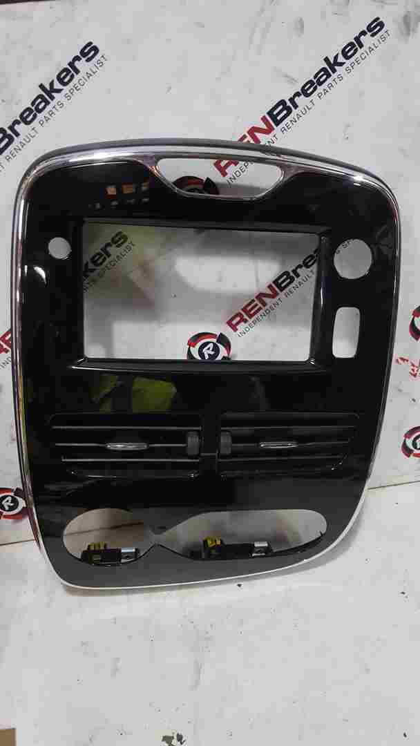 Thumb 6 Renault Clio MK4 2013-2016 Centre Heater Vents + Chrome Black Surround Trim