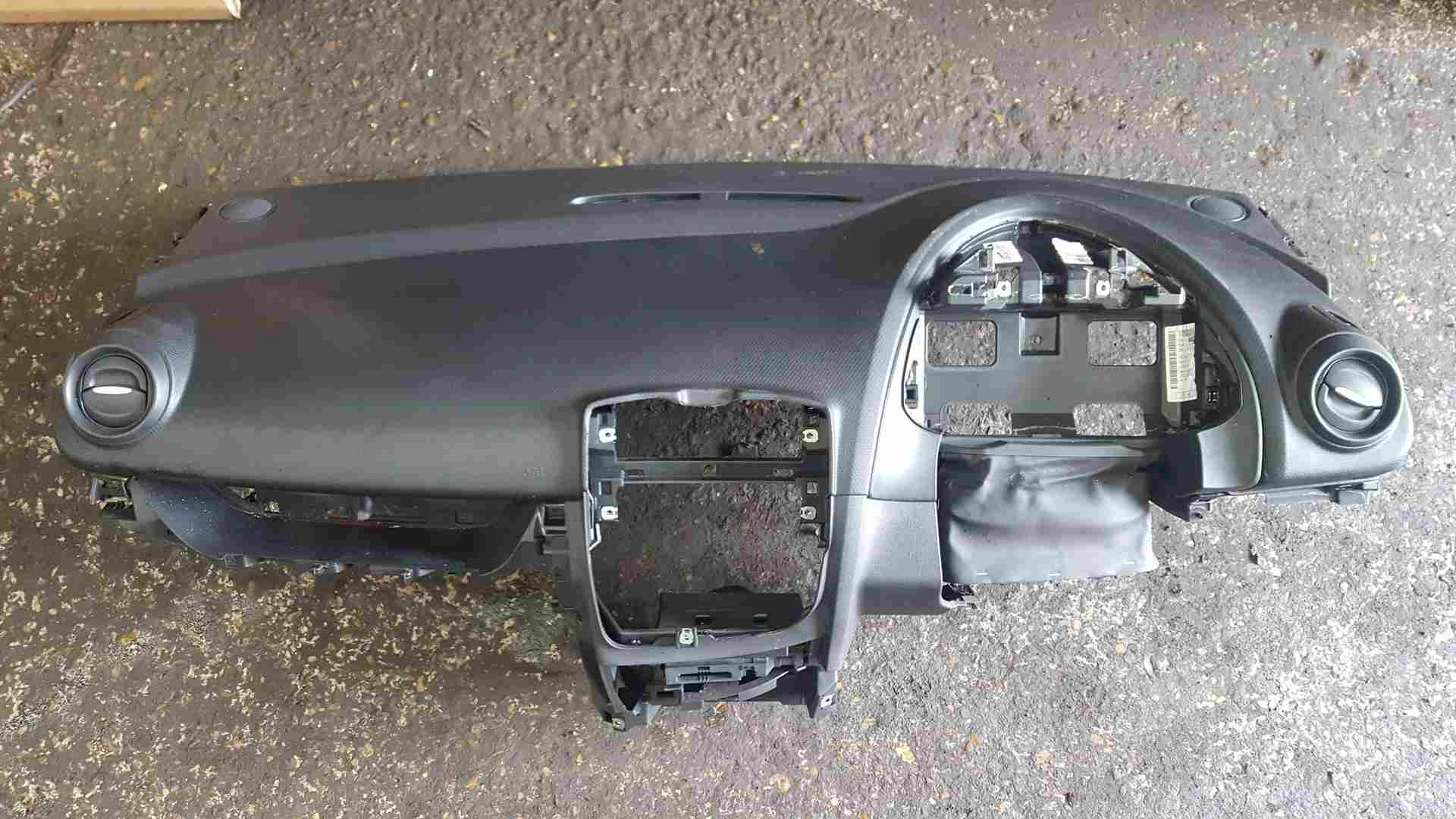 Renault Clio MK4 2013-2016 Dashboard + Passenger Airbag 985258554R 081001012R