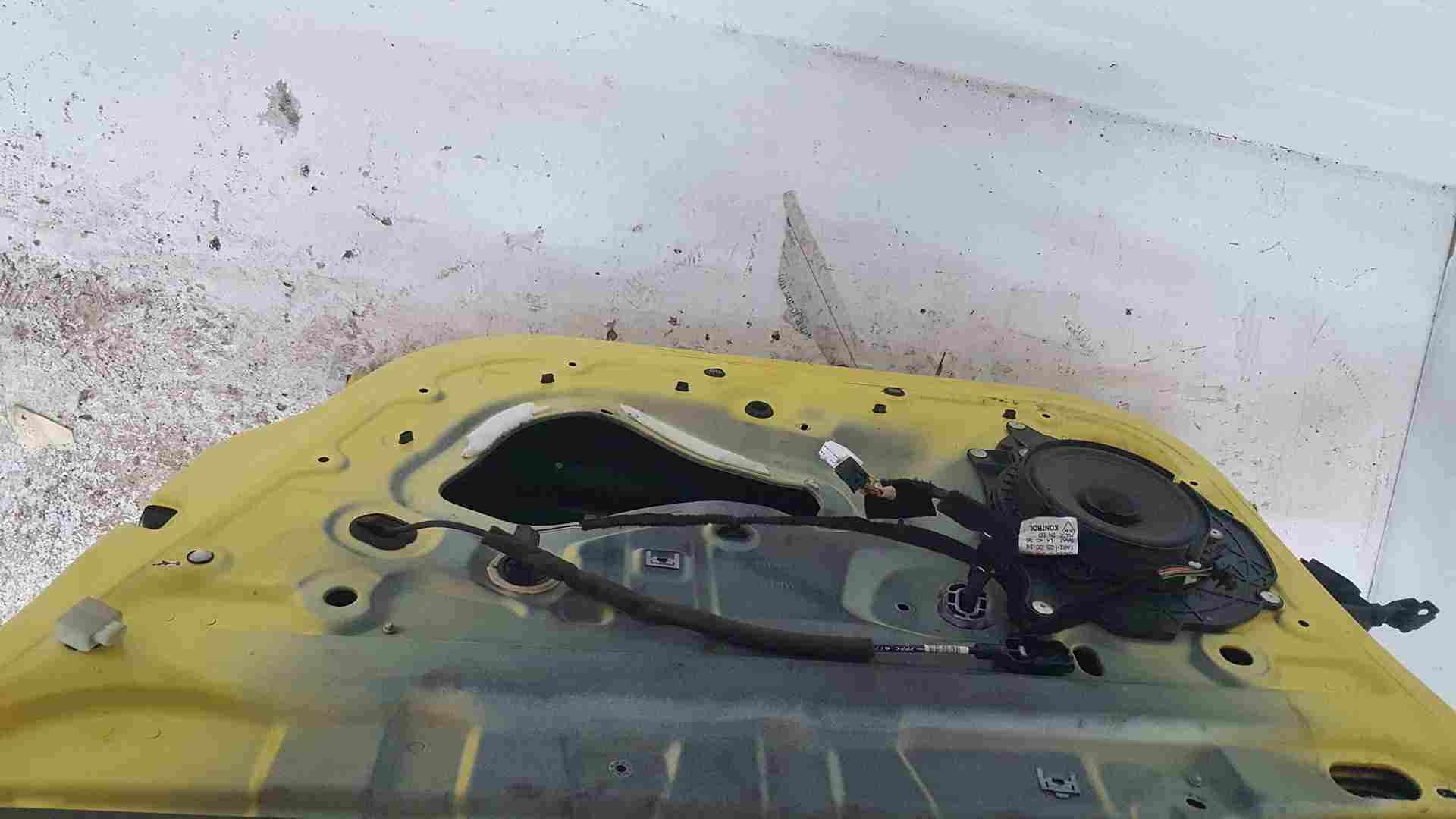 Thumb 7 Renault Clio MK4 2013-2019 Drivers OSF Front Door Yellow Ovenw