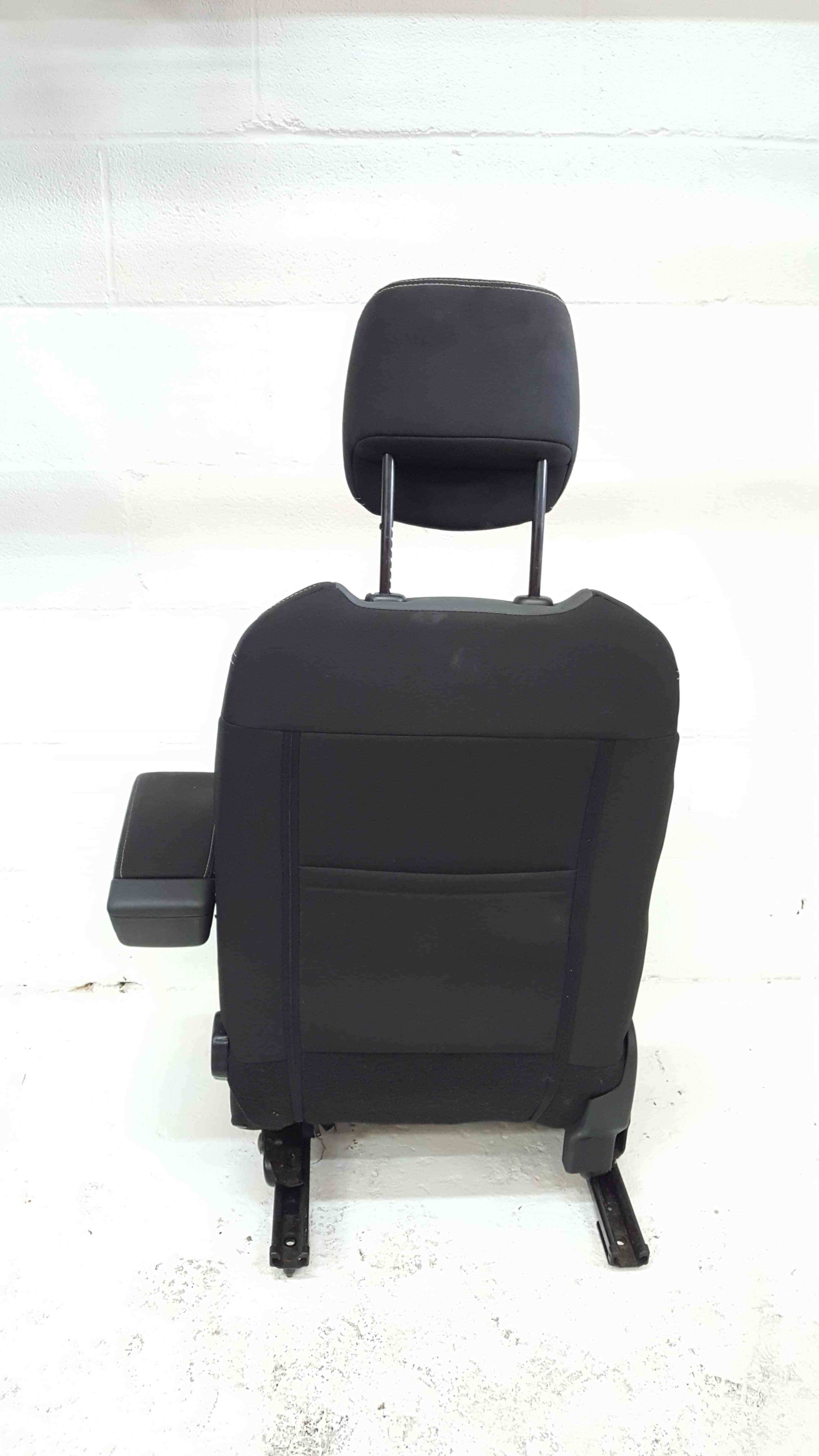 Renault Clio MK4 2013-2016 Drivers OSF Front Seat Chair Black + ARM Rest