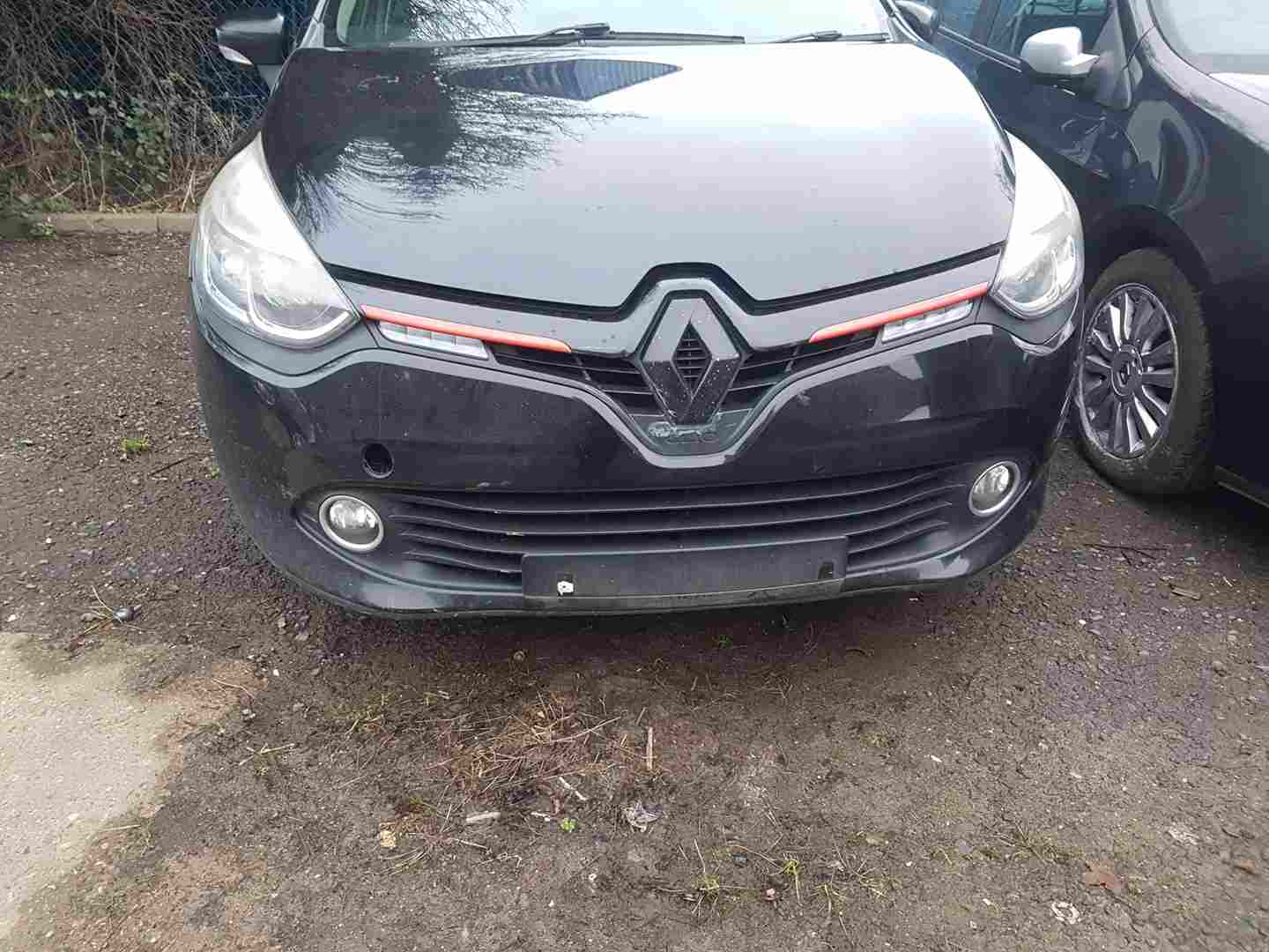 Renault Clio MK4 2013-2016 Front Bumper Black Tegne