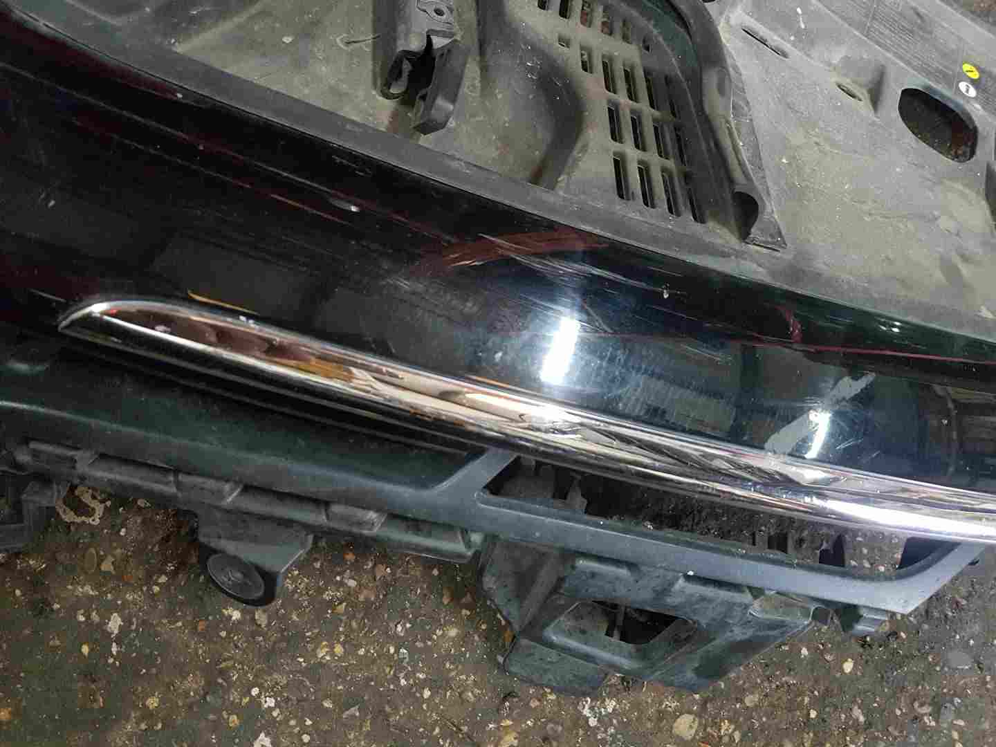 Thumb 5 Renault Clio MK4 2013-2016 Front Bumper Grille Support Plate Black Chrome