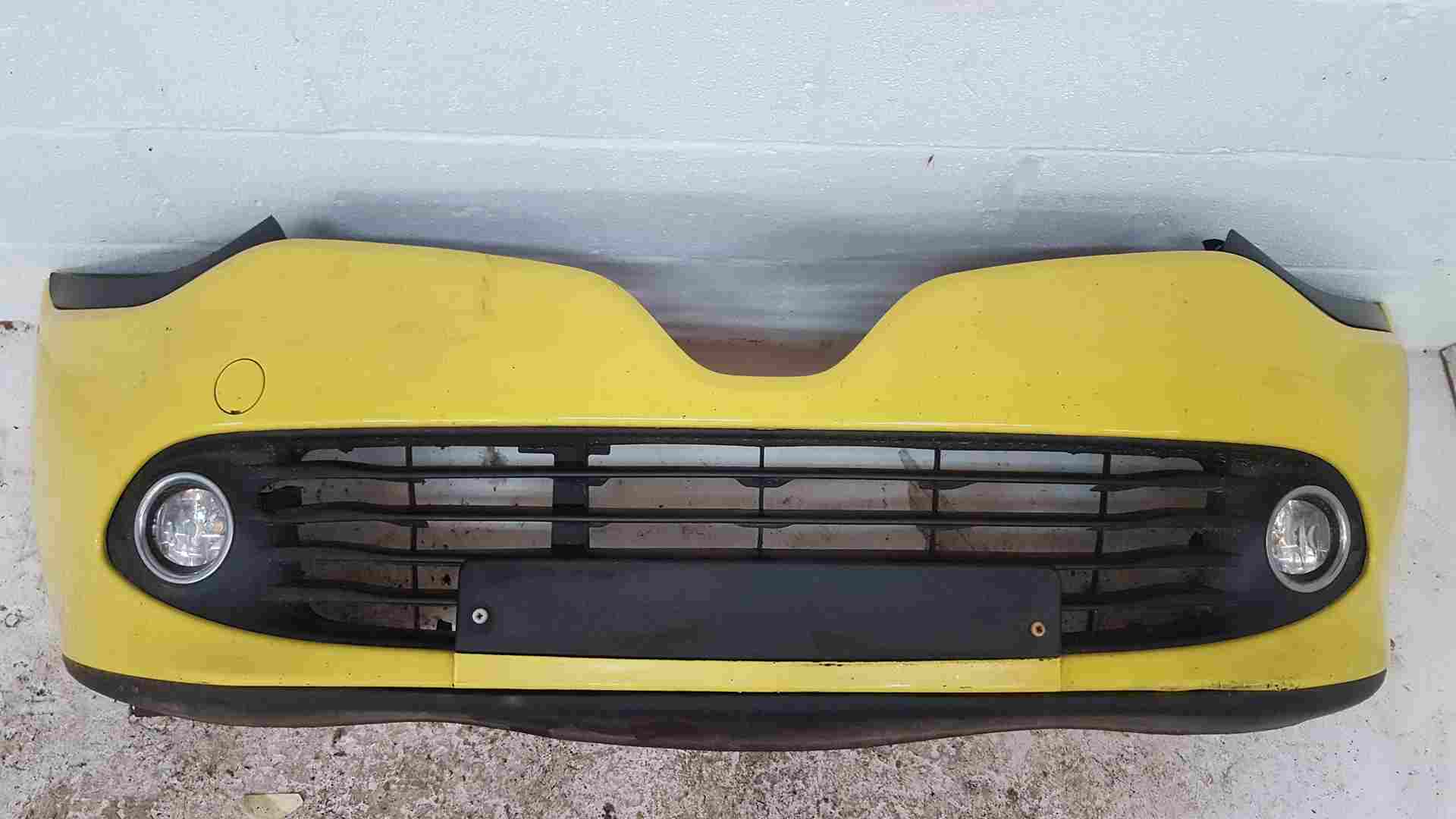 Thumb 2 Renault Clio MK4 2013-2019 Front Bumper Yellow Ovenw Damaged 