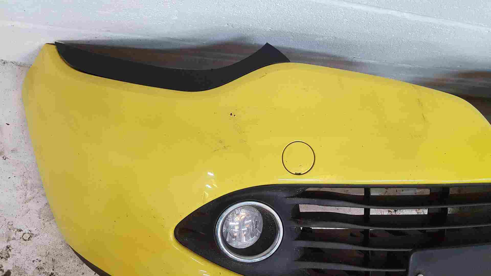 Thumb 5 Renault Clio MK4 2013-2019 Front Bumper Yellow Ovenw Damaged 