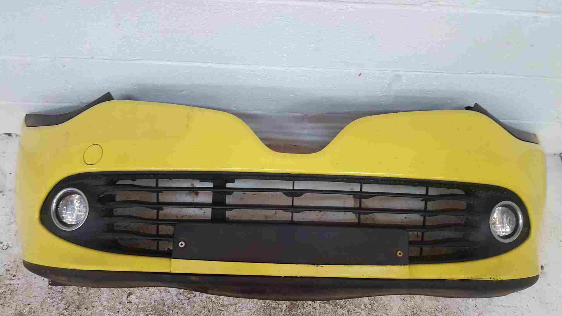 Thumb 6 Renault Clio MK4 2013-2019 Front Bumper Yellow Ovenw Damaged 