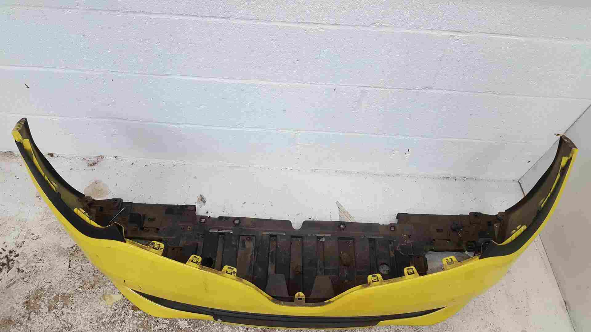 Thumb 8 Renault Clio MK4 2013-2019 Front Bumper Yellow Ovenw Damaged 