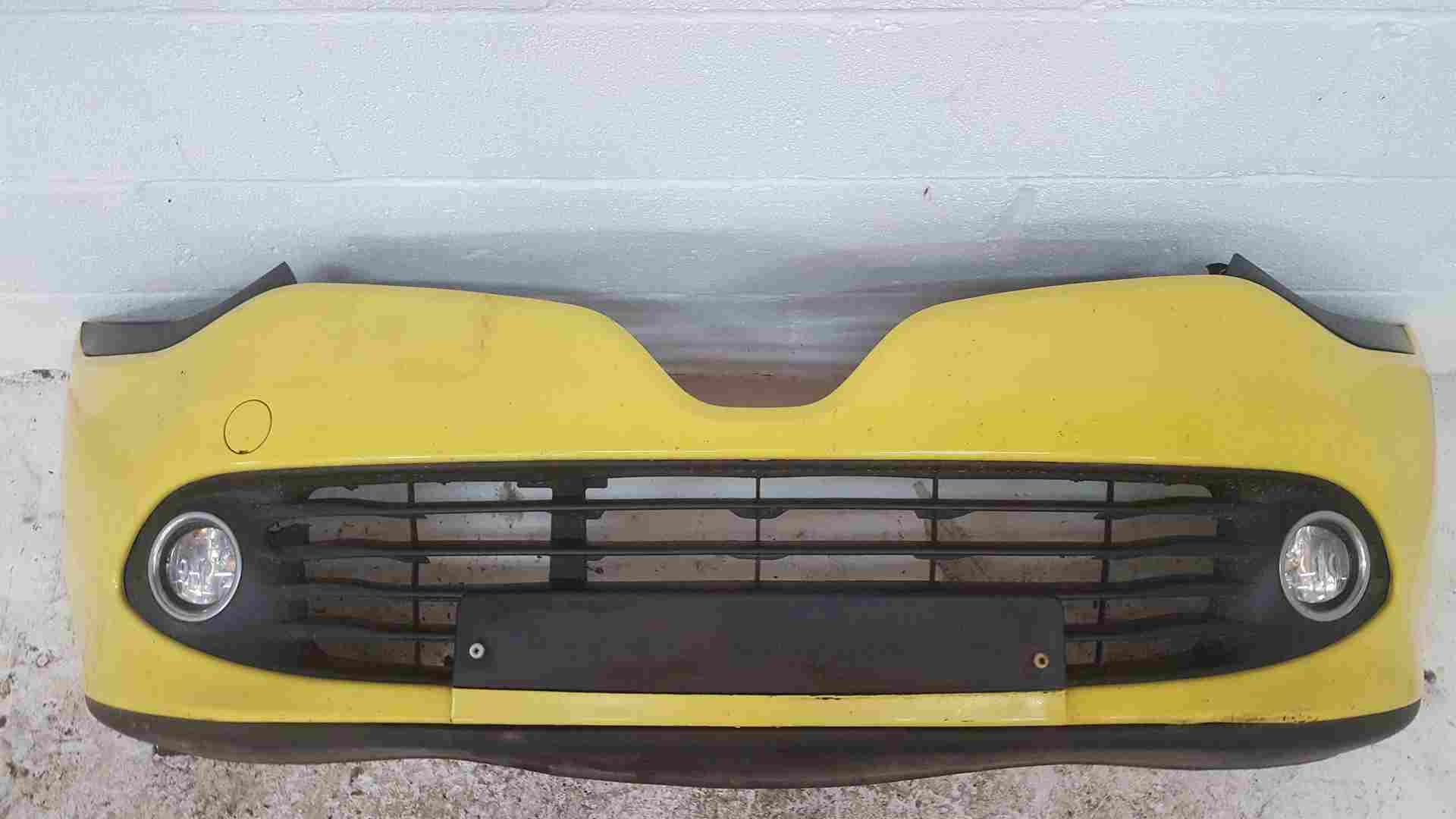 Renault Clio MK4 2013-2019 Front Bumper Yellow Ovenw Damaged 