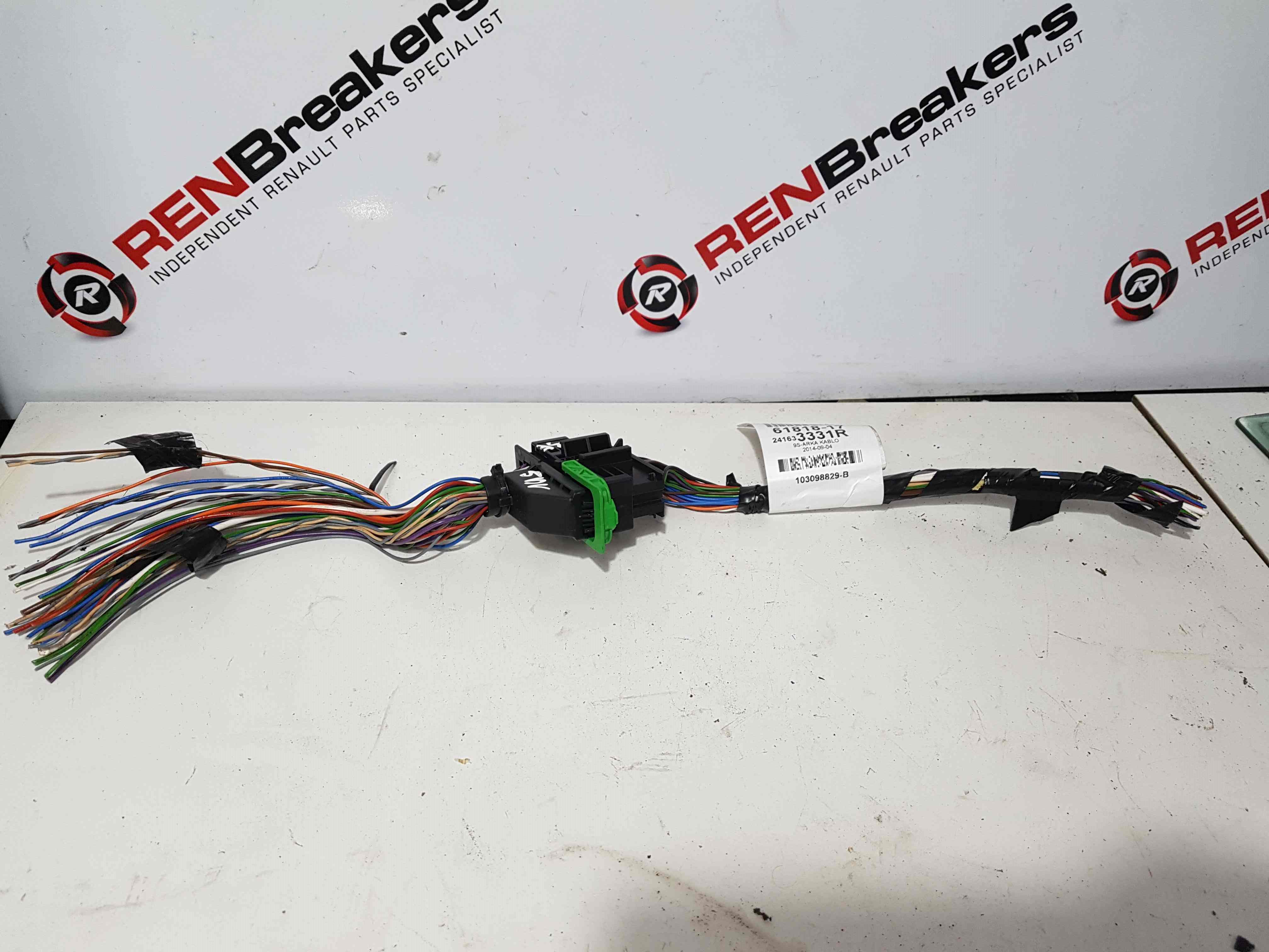 Thumb 3 Renault Clio MK4 2013-2016 Front To Back Passenger NSF Loom Plug Connector 5Dr