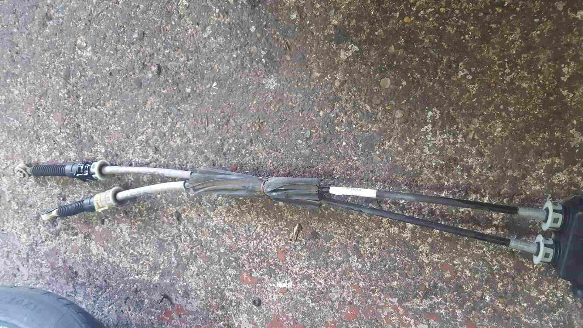 Thumb 3 Renault Clio MK4 2013-2019 Gearstick Mechanism + Cables 349014605R Worn