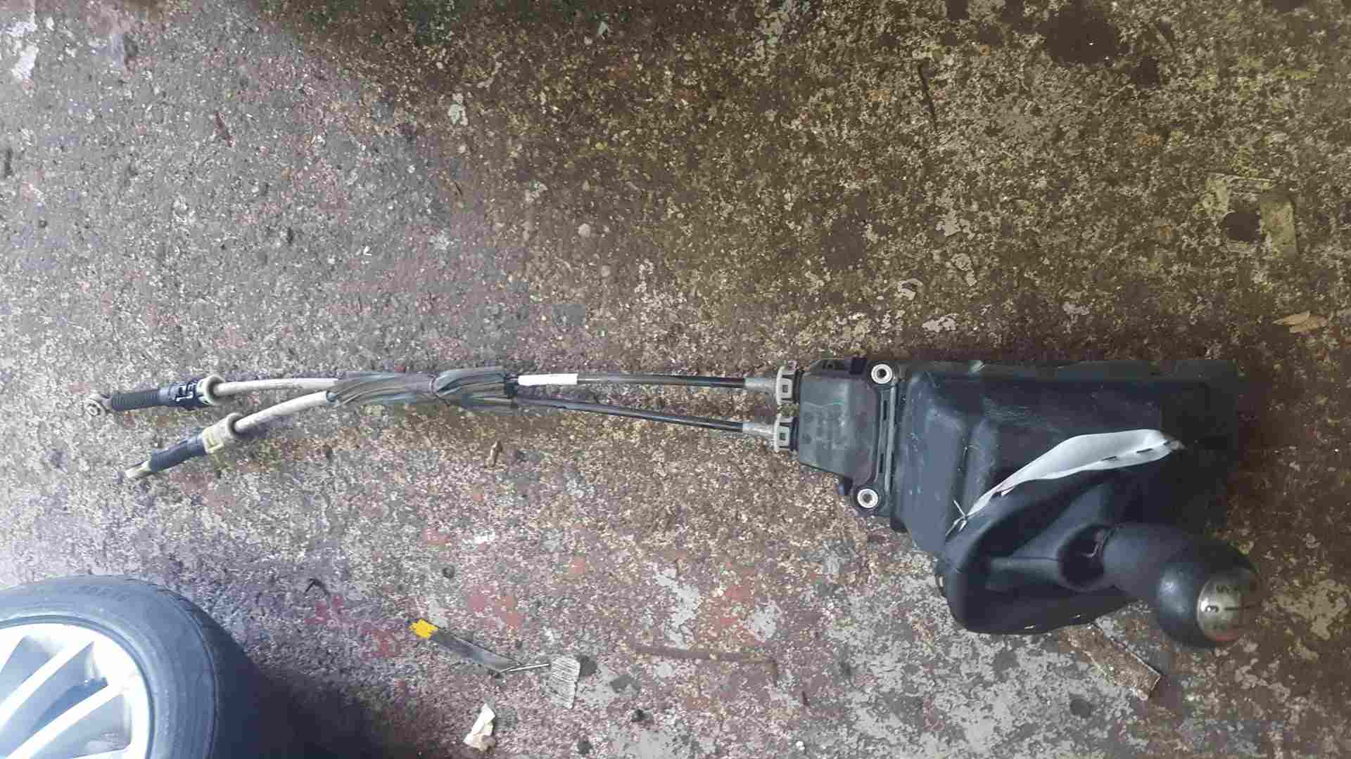 Renault Clio MK4 2013-2019 Gearstick Mechanism + Cables 349014605R Worn
