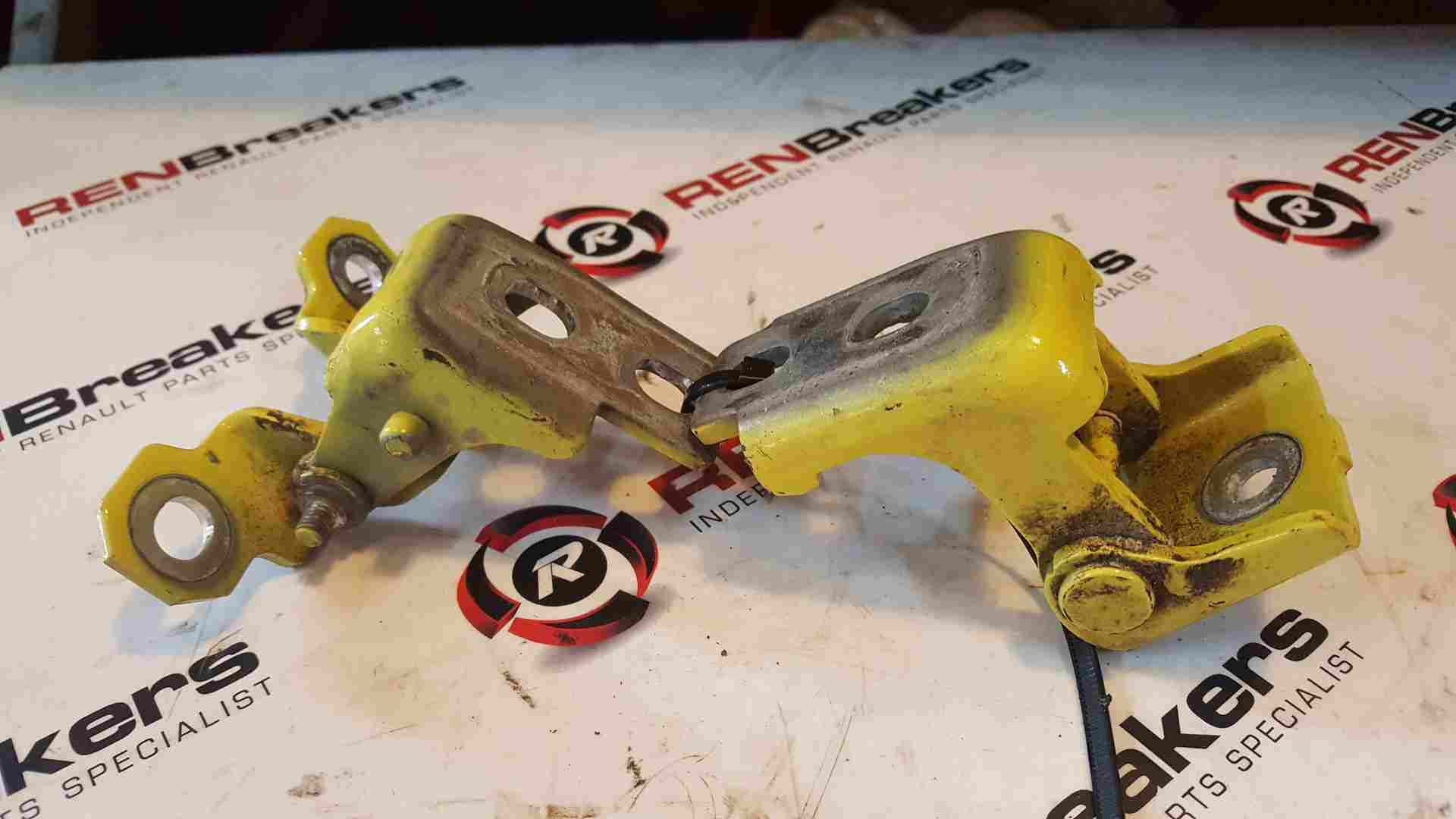 Thumb 5 Renault Clio MK4 2013-2019 Passenger NSF Front Door Hinges Yellow Ovenw
