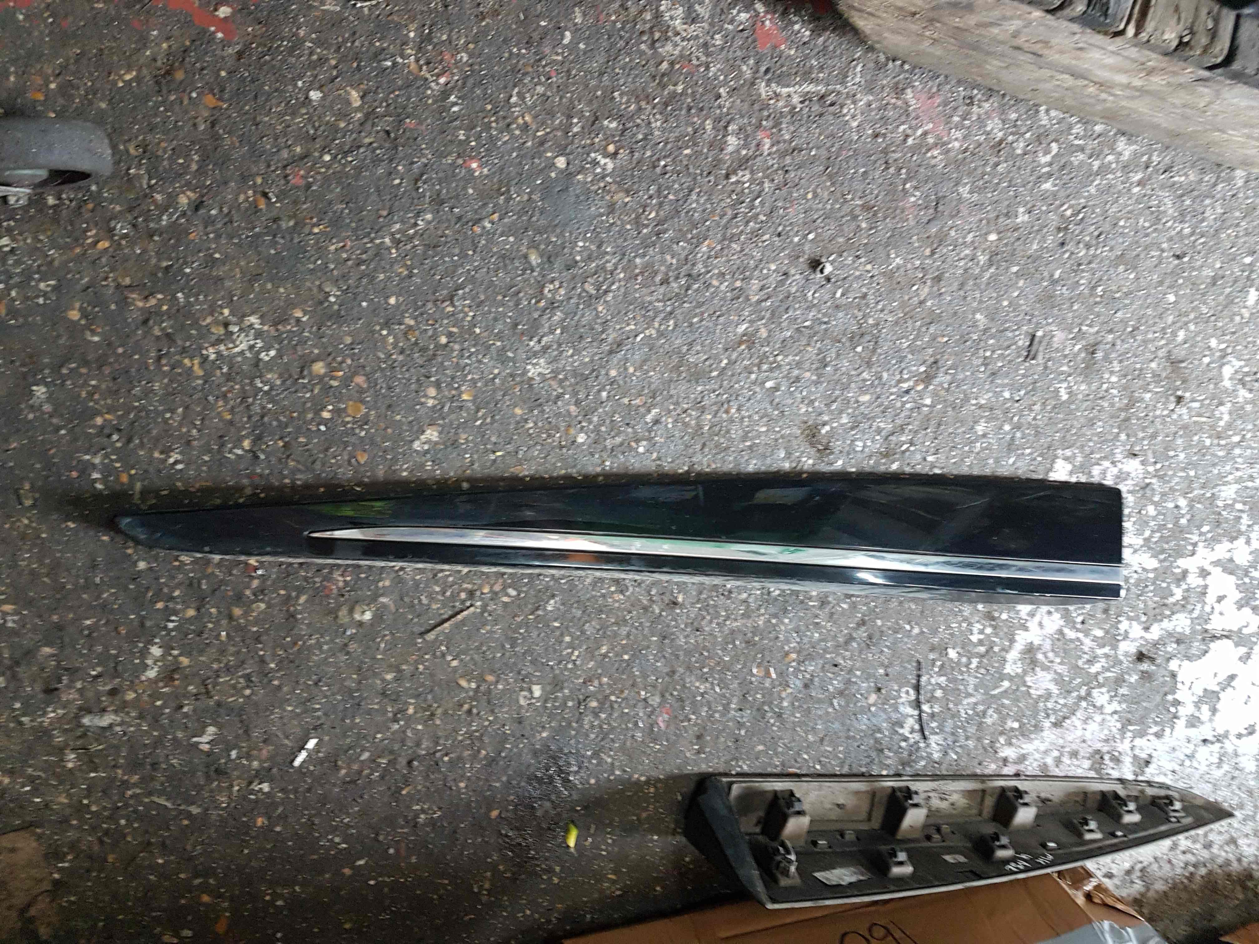 Thumb 3 Renault Clio MK4 2013-2016 Passenger NSF Front Door Moulding Trim Black