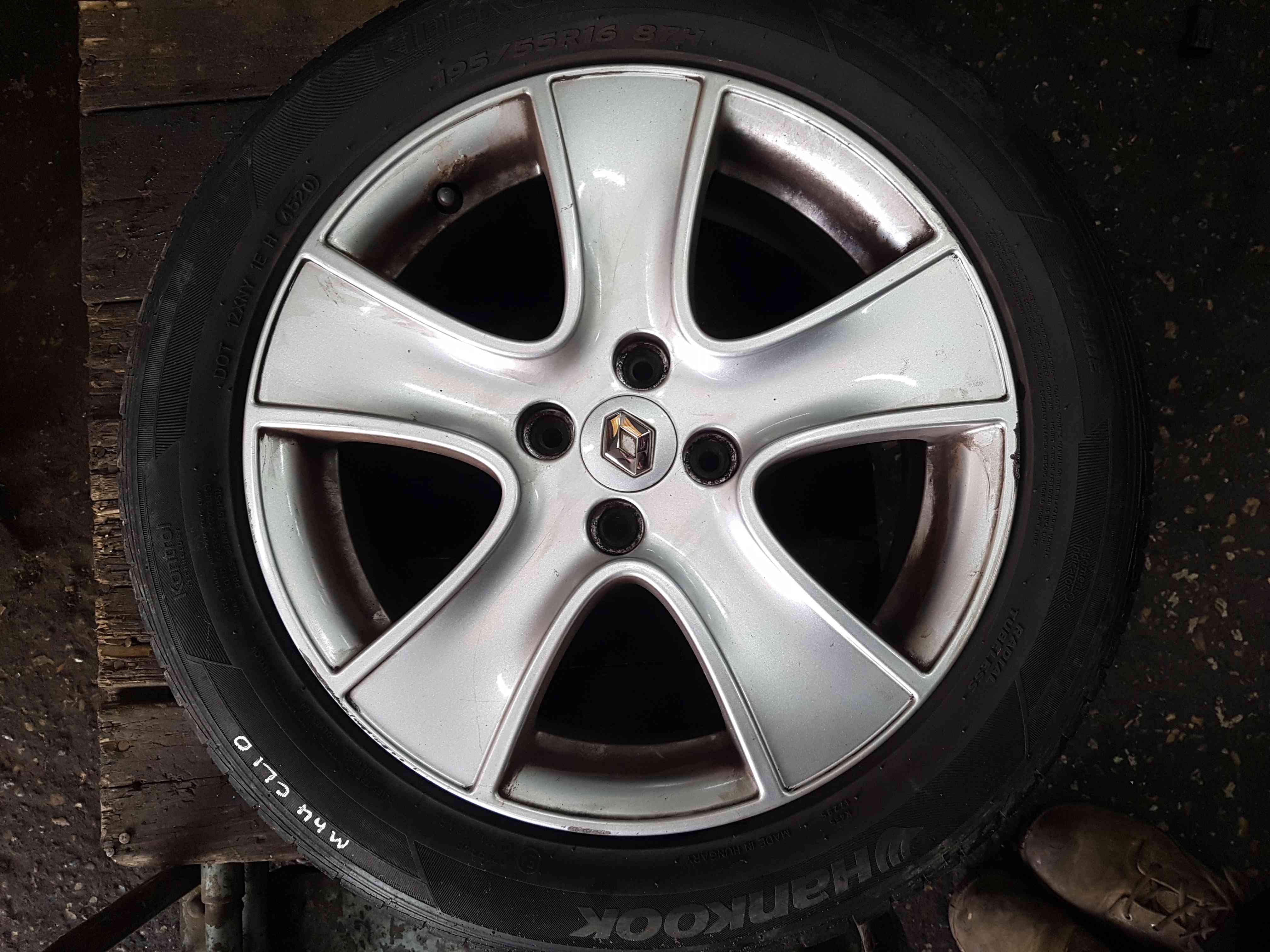 Thumb 2 Renault Clio MK4 2013-2016 Passion Alloy Wheel + Tyre 195 55 16 6Mm 4/5