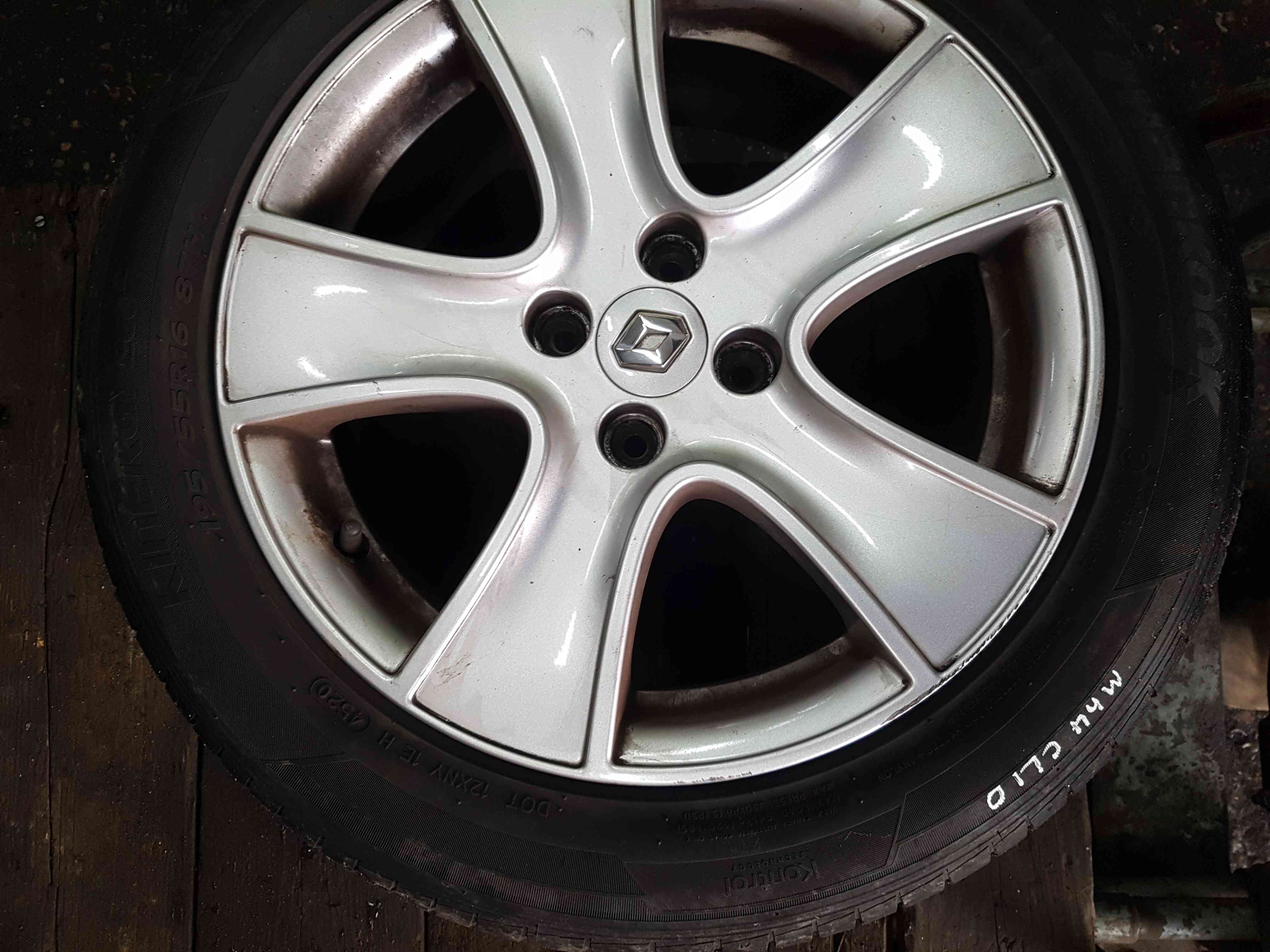 Thumb 4 Renault Clio MK4 2013-2016 Passion Alloy Wheel + Tyre 195 55 16 6Mm 4/5