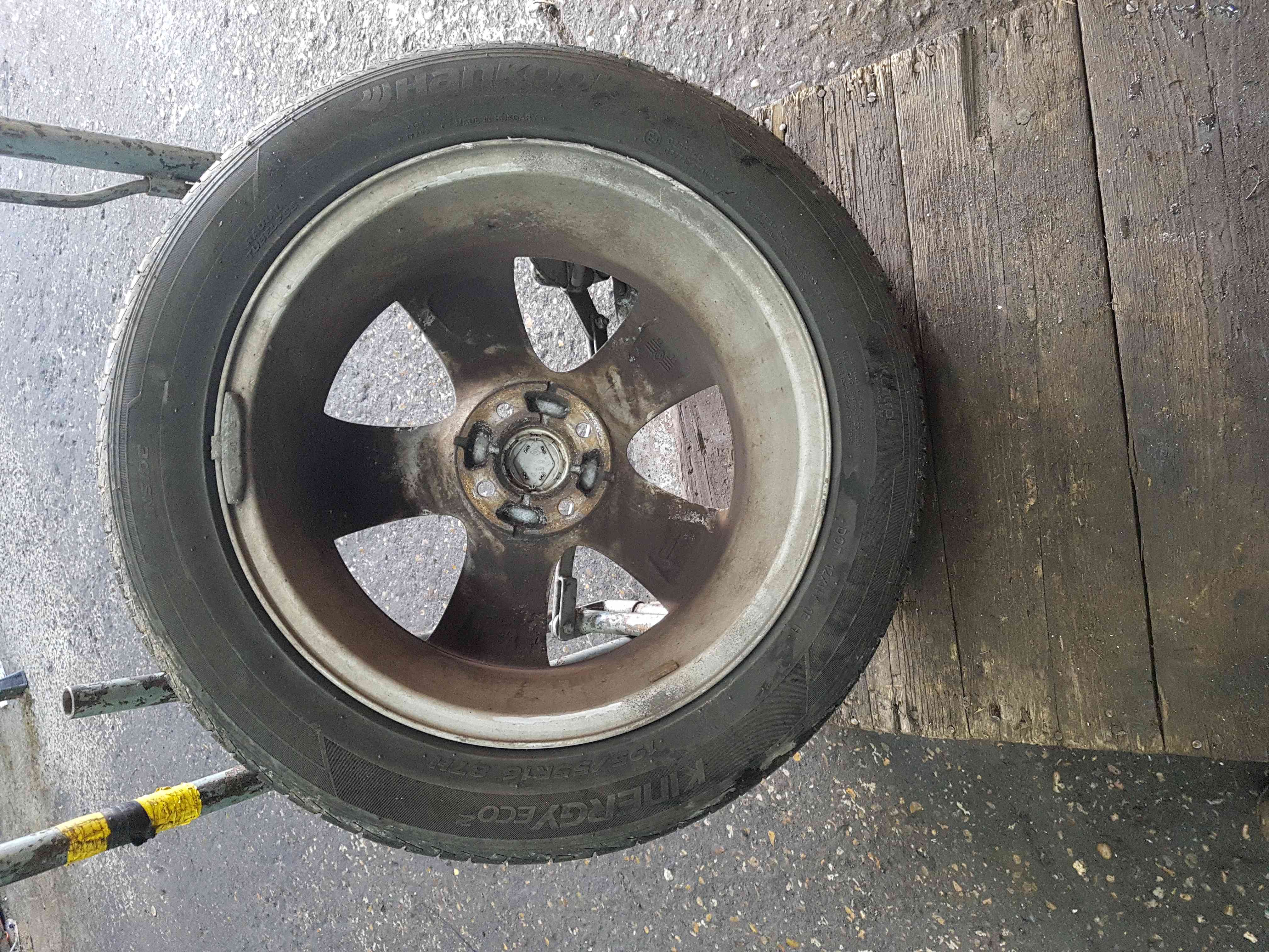 Thumb 5 Renault Clio MK4 2013-2016 Passion Alloy Wheel + Tyre 195 55 16 6Mm 4/5