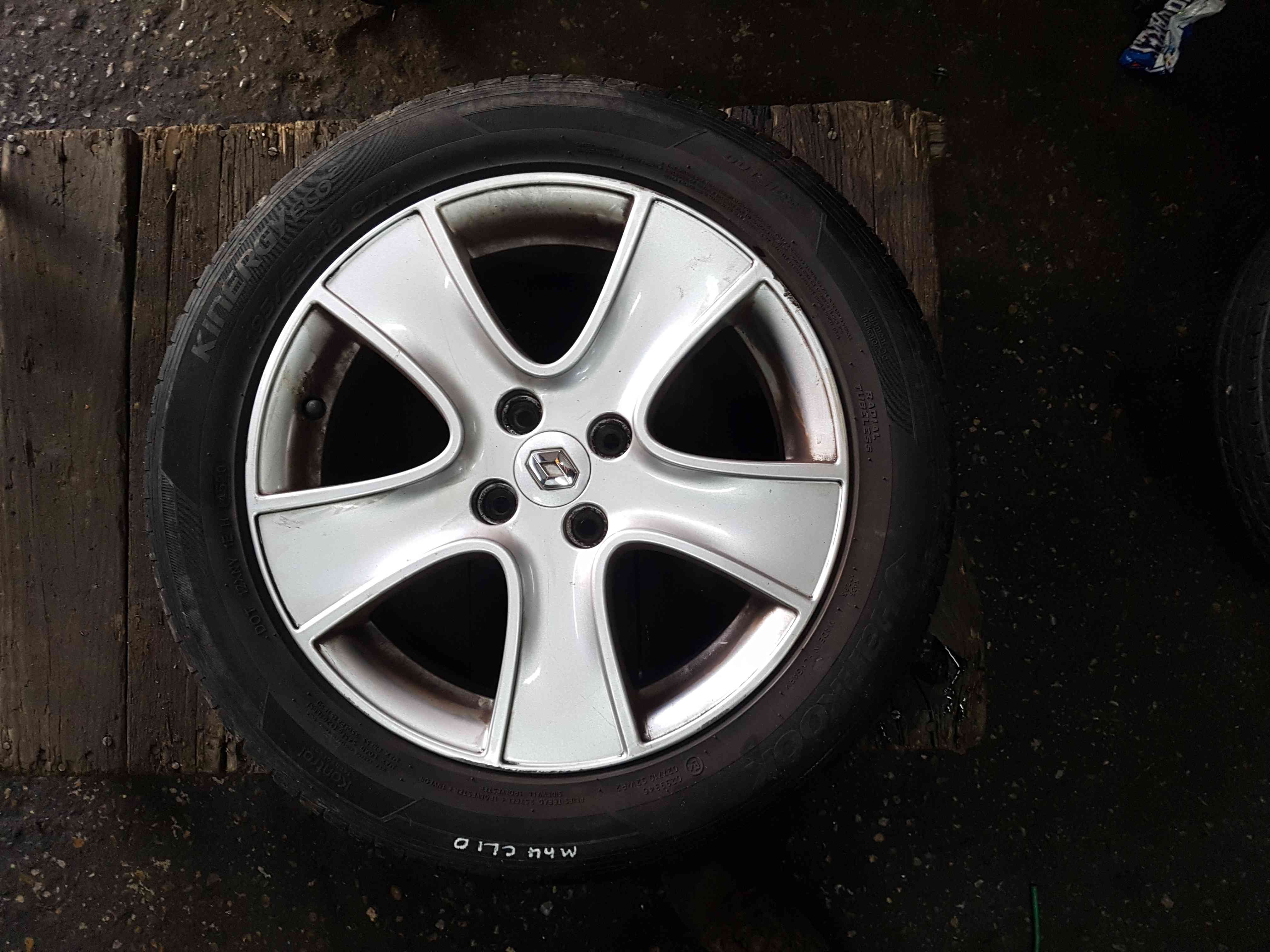 Thumb 7 Renault Clio MK4 2013-2016 Passion Alloy Wheel + Tyre 195 55 16 6Mm 4/5