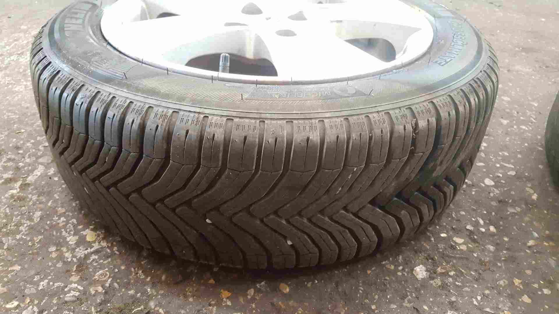 Thumb 2 Renault Clio MK4 2013-2019 Passion Alloy Wheel + Tyre 195 55 16 6mm 3/5 Michelin