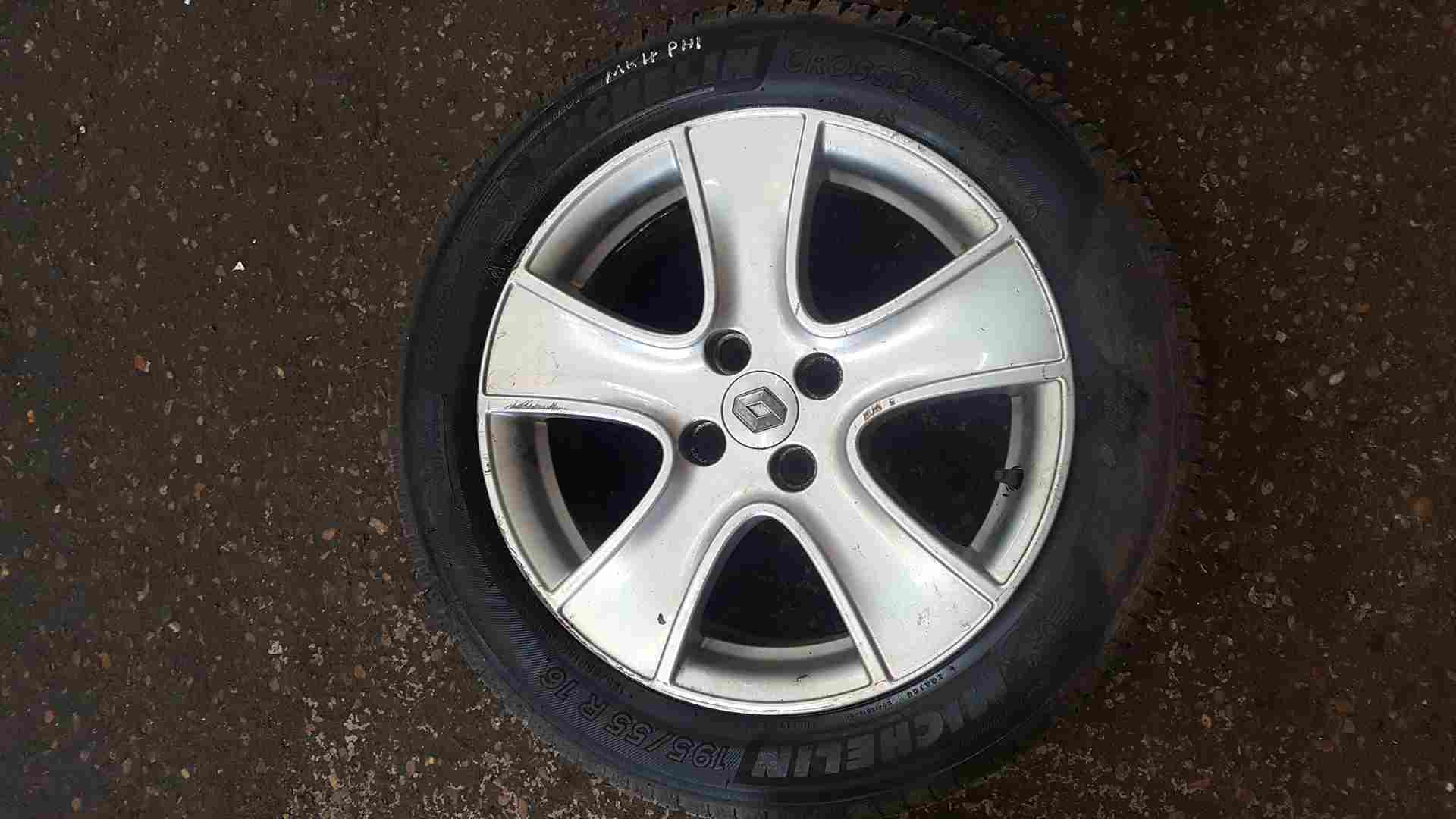 Thumb 11 Renault Clio MK4 2013-2019 Passion Alloy Wheel + Tyre 195 55 16 6mm 3/5 Michelin