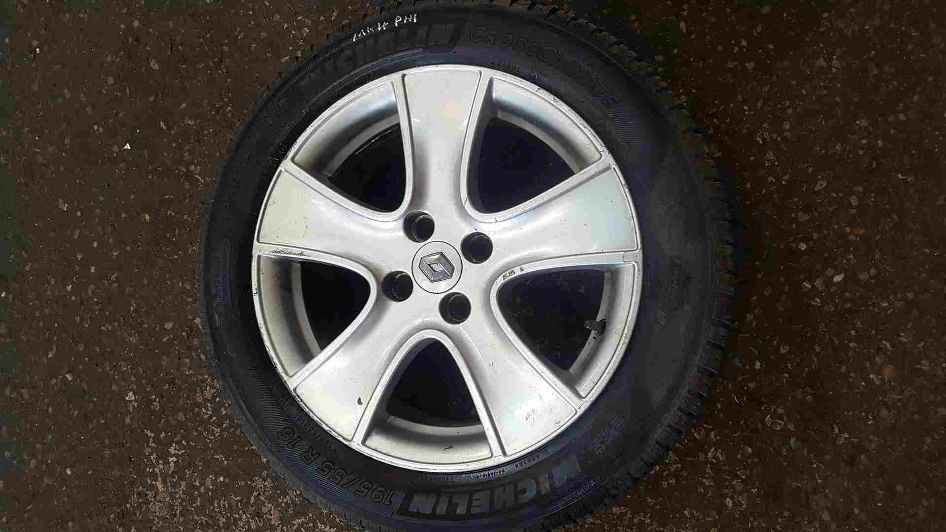 Thumb 3 Renault Clio MK4 2013-2019 Passion Alloy Wheel + Tyre 195 55 16 6mm 3/5 Michelin