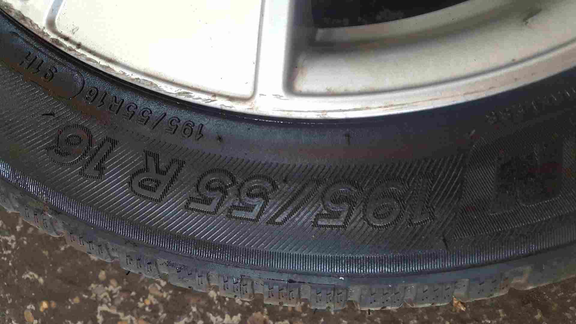 Thumb 6 Renault Clio MK4 2013-2019 Passion Alloy Wheel + Tyre 195 55 16 6mm 3/5 Michelin