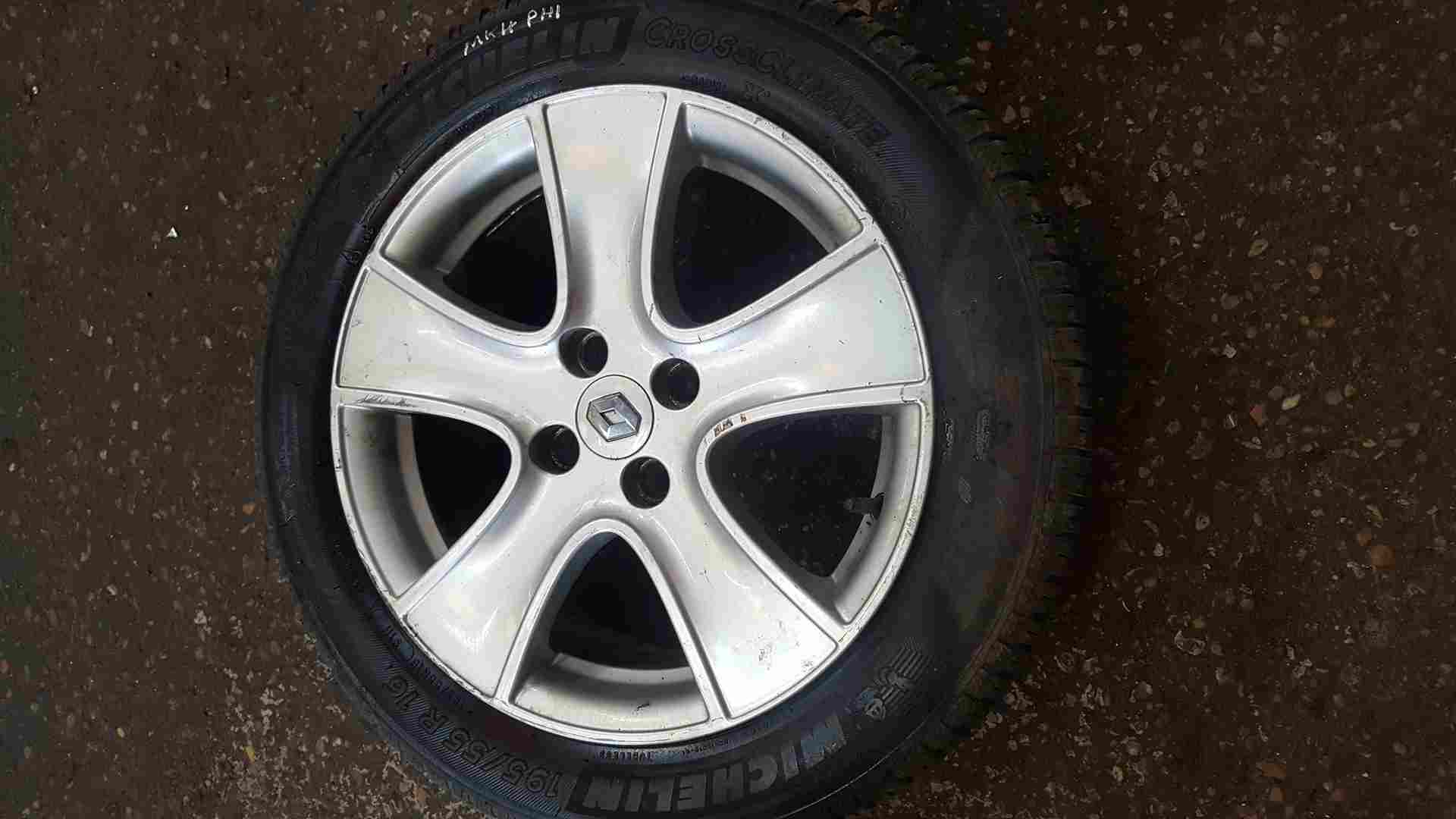 Thumb 10 Renault Clio MK4 2013-2019 Passion Alloy Wheel + Tyre 195 55 16 6mm 3/5 Michelin