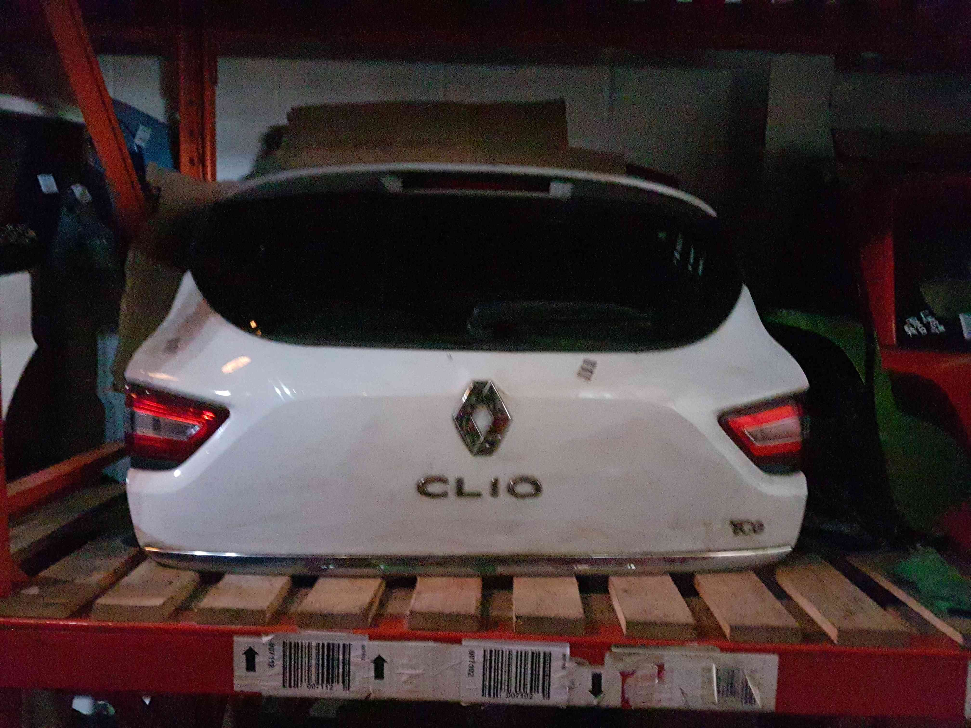 Thumb 2 Renault Clio MK4 2013-2016 Rear Tailgate Boot White Ov369 Damage