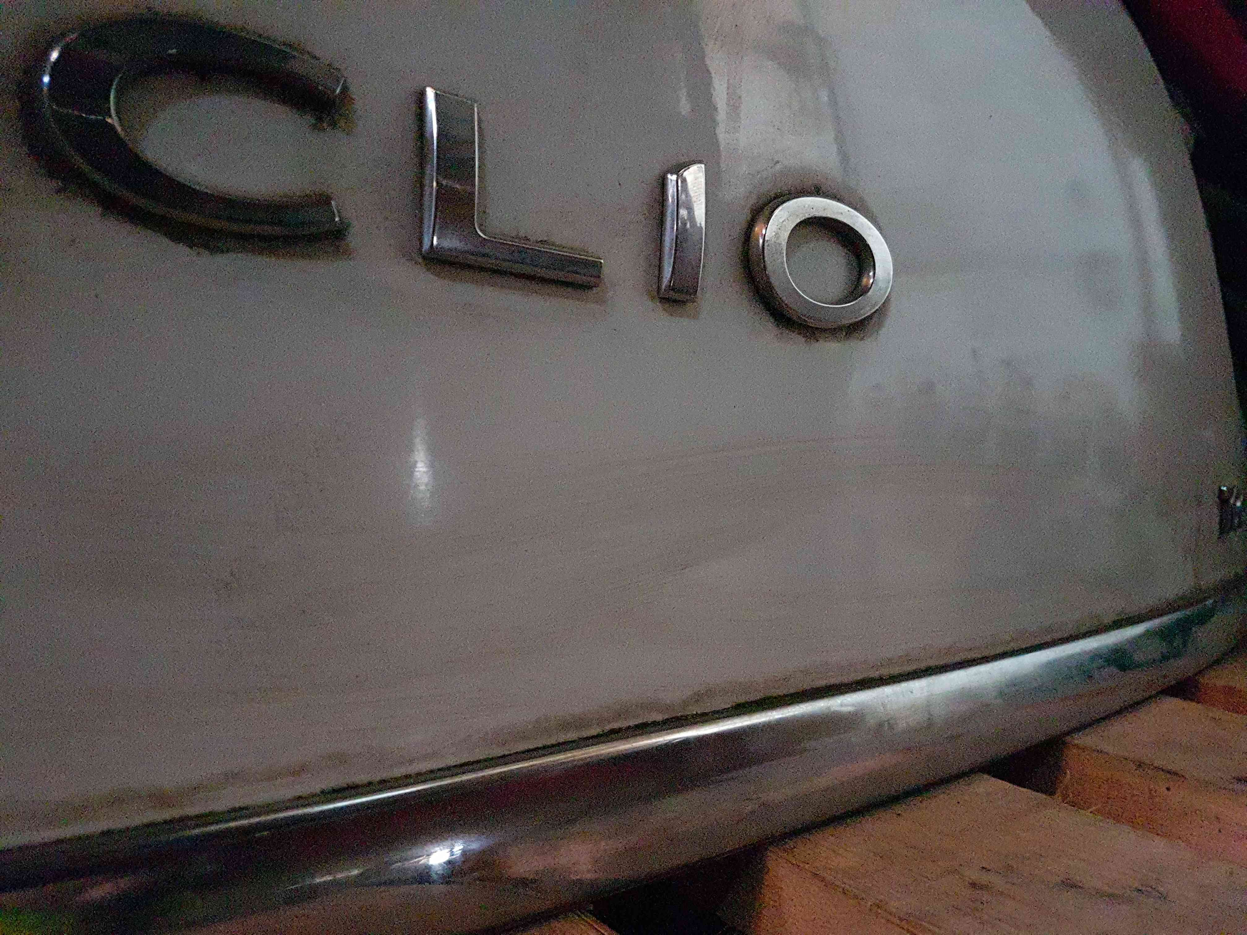 Thumb 6 Renault Clio MK4 2013-2016 Rear Tailgate Boot White Ov369 Damage